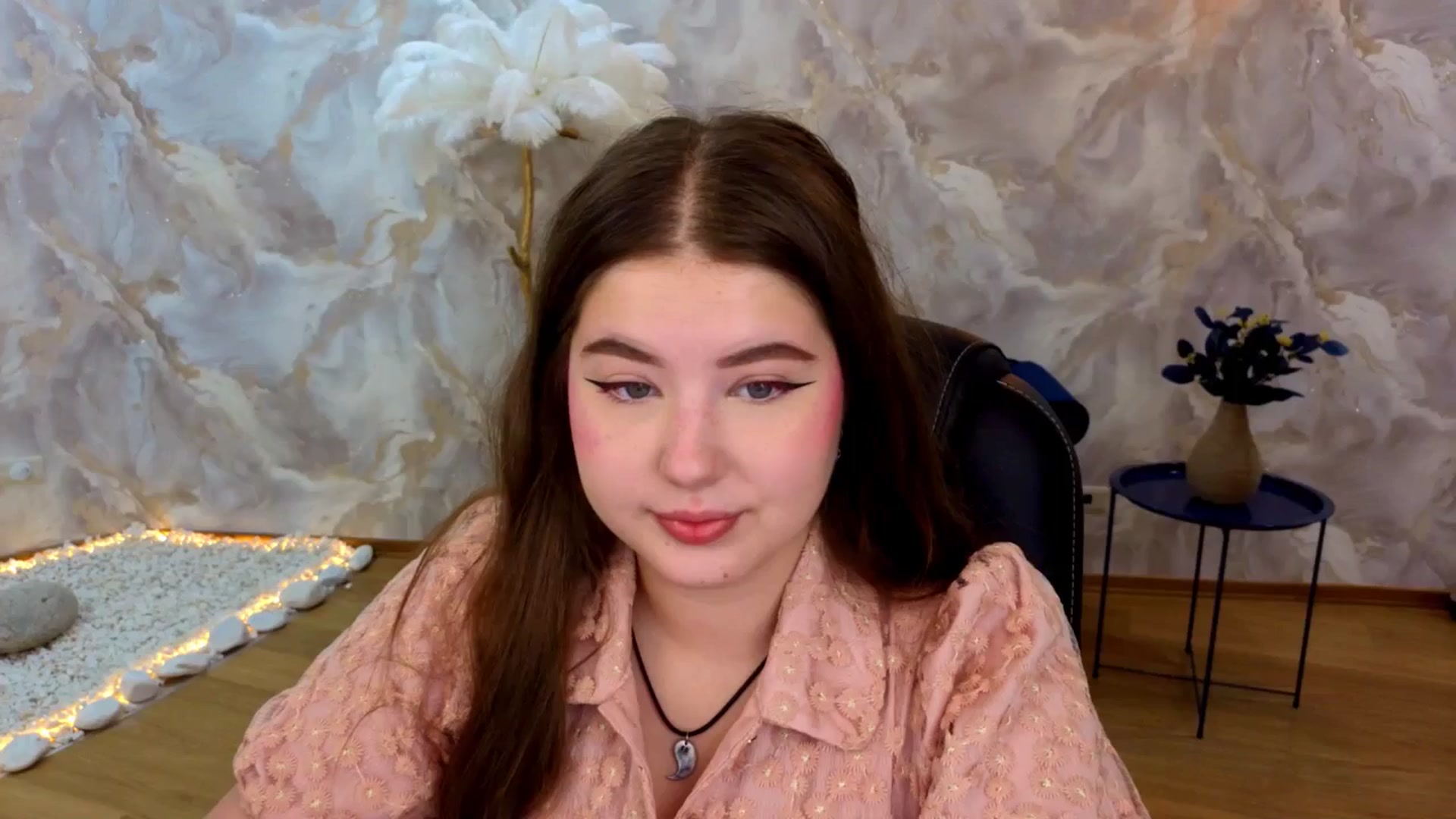 Gallery image thumbnail from AdmireMyEyes's myfreecams stream on, 08/26/2025, 19:02 image 1 of 20