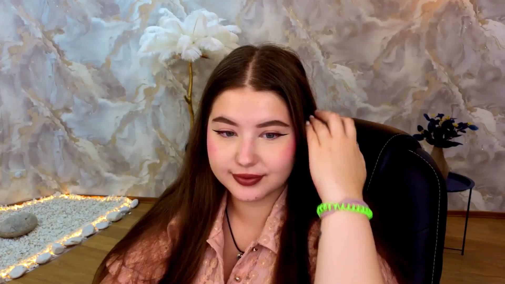Gallery image thumbnail from AdmireMyEyes's myfreecams stream on, 08/26/2025, 20:12 image 13 of 20