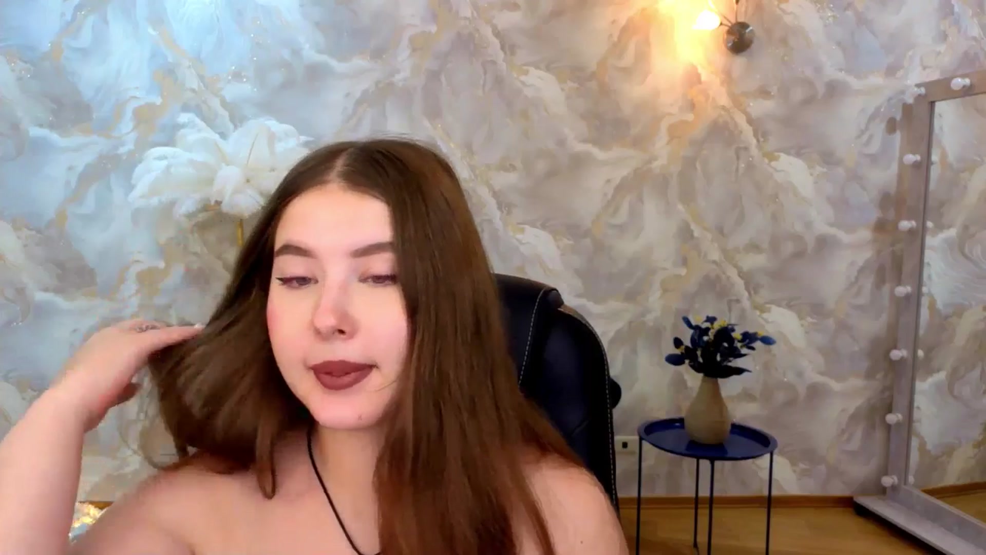 Gallery image thumbnail from AdmireMyEyes's myfreecams stream on, 08/27/2025, 24:28 image 15 of 20