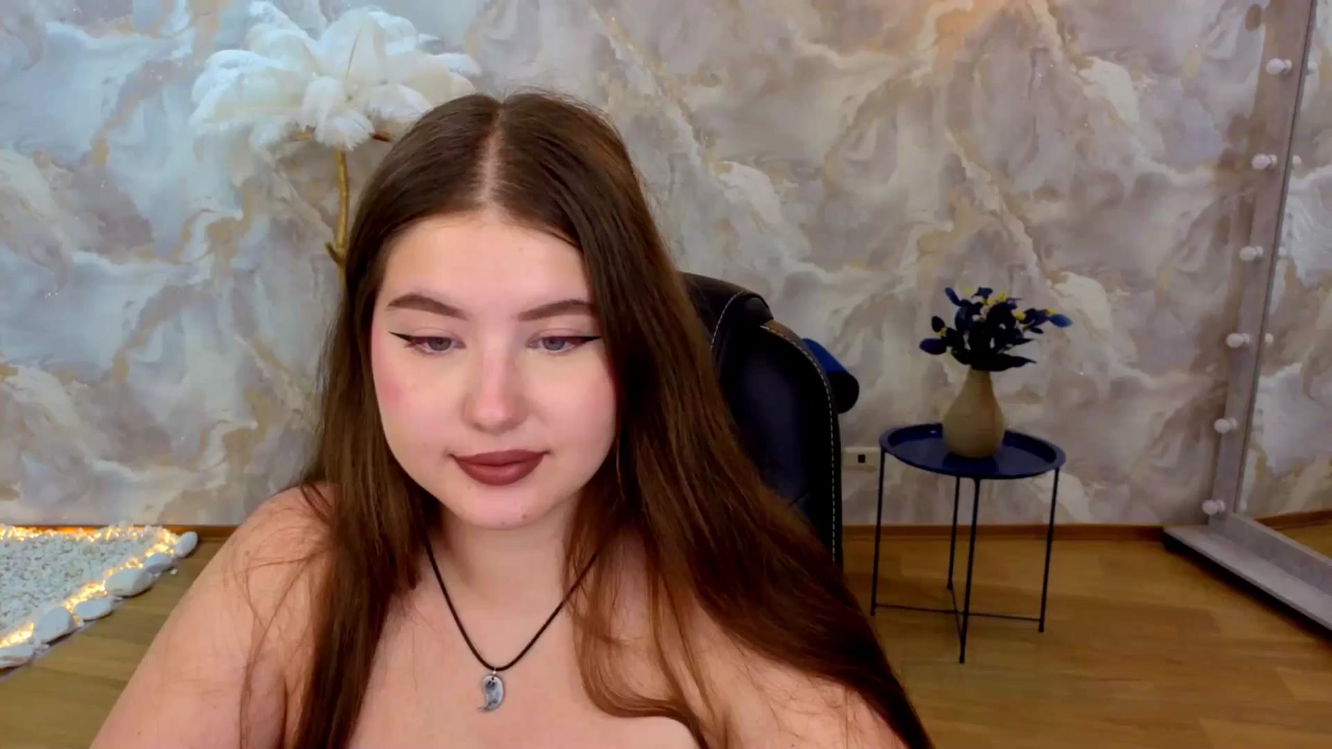 Gallery image thumbnail from AdmireMyEyes's myfreecams stream on, 08/27/2025, 24:28 image 20 of 20