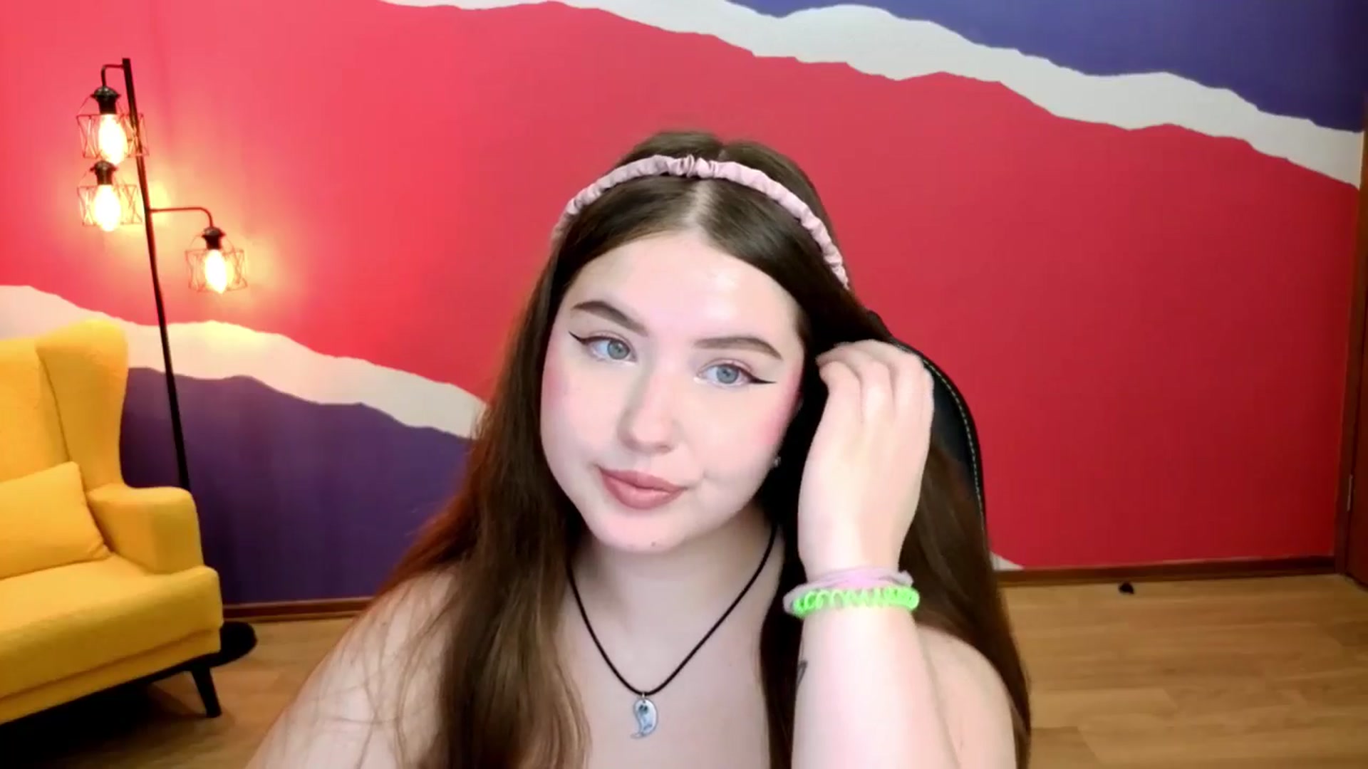 Gallery image thumbnail from AdmireMyEyes's myfreecams stream on, 08/28/2025, 07:43 image 2 of 20