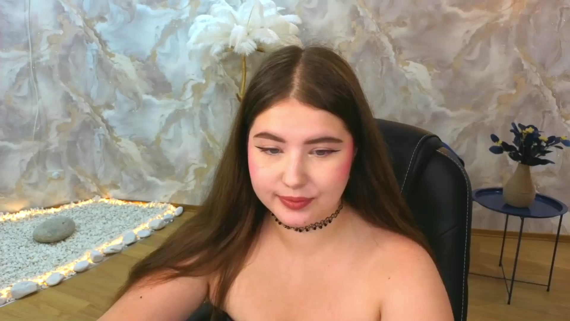 Gallery image thumbnail from AdmireMyEyes's myfreecams stream on, 08/29/2025, 06:22 image 3 of 20