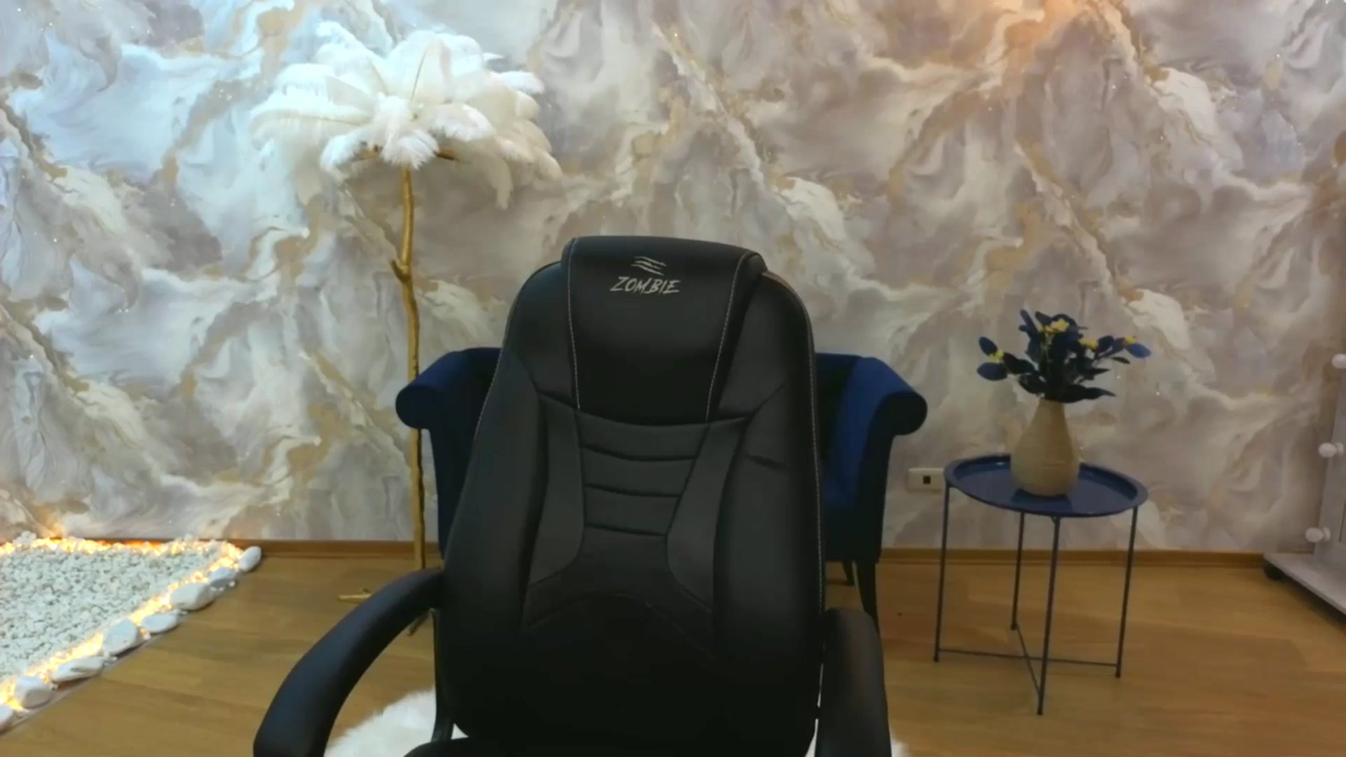Gallery image thumbnail from AdmireMyEyes's myfreecams stream on, 08/29/2025, 08:54 image 8 of 20