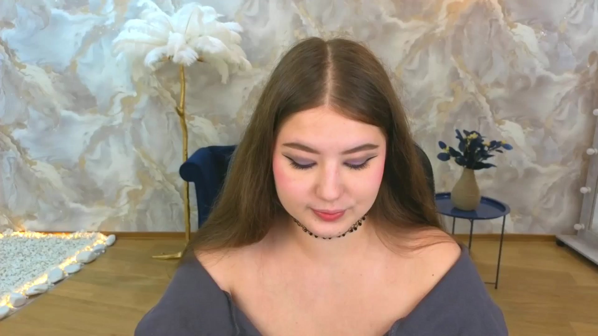 Gallery image thumbnail from AdmireMyEyes's myfreecams stream on, 08/31/2025, 18:47 image 6 of 20