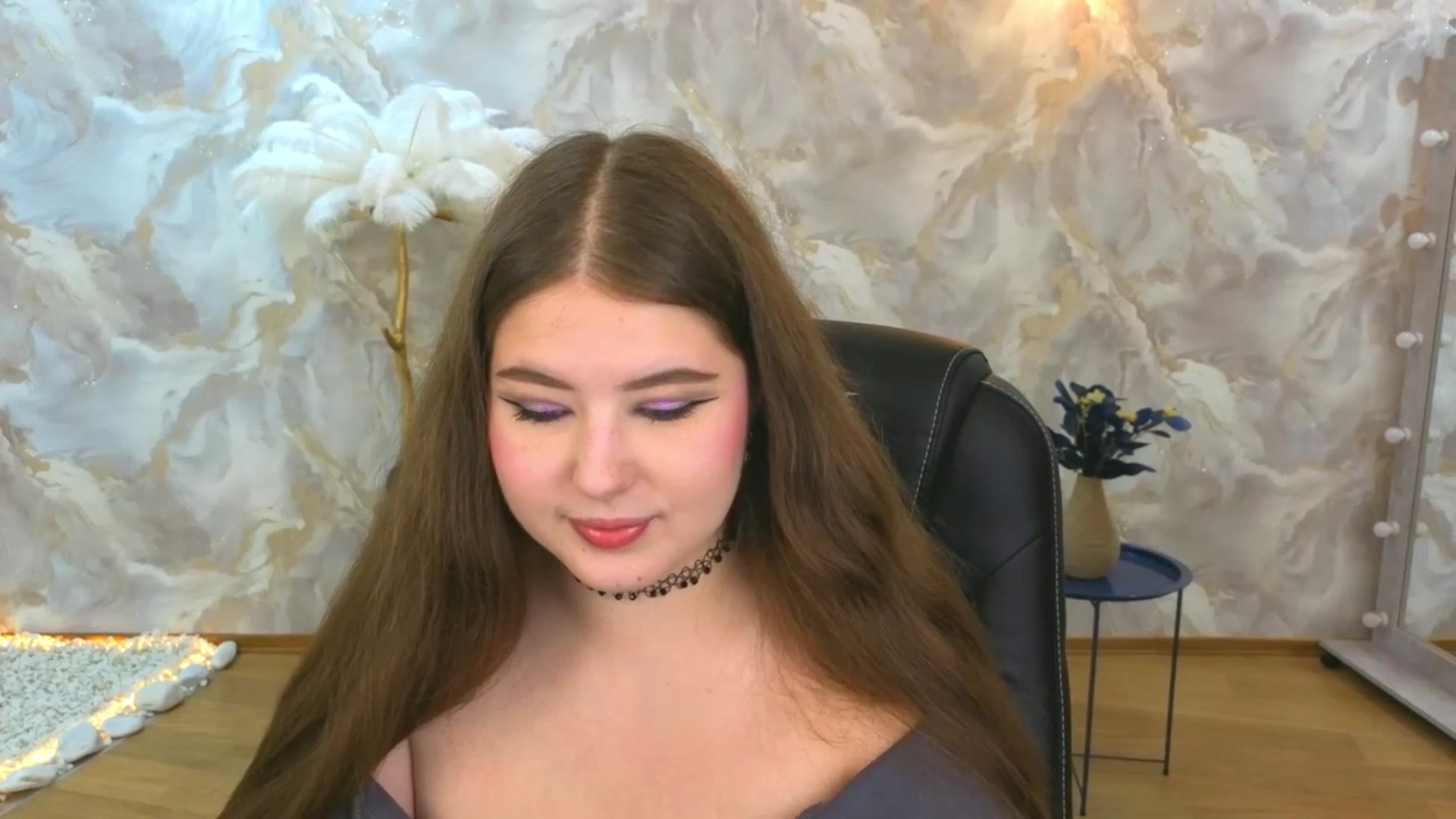Gallery image thumbnail from AdmireMyEyes's myfreecams stream on, 08/31/2025, 18:47 image 17 of 20