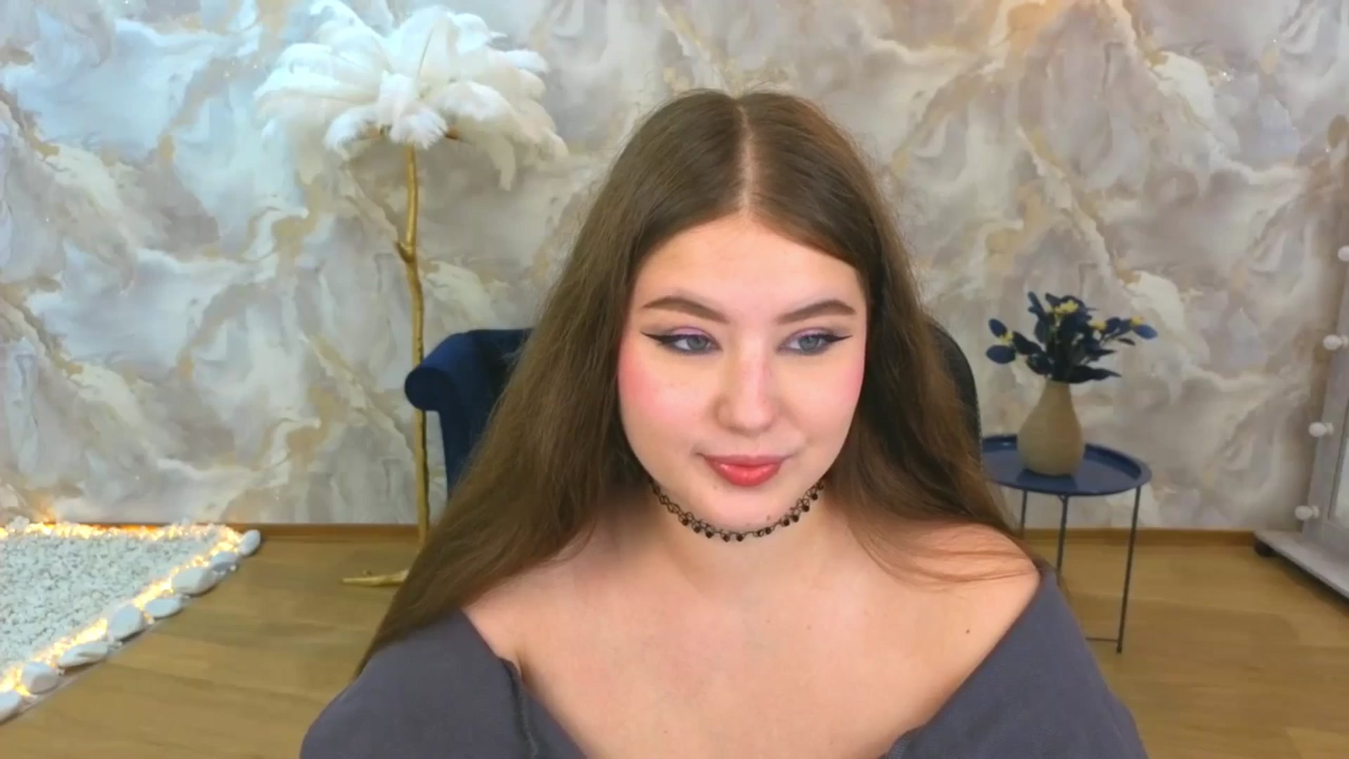Gallery image thumbnail from AdmireMyEyes's myfreecams stream on, 08/31/2025, 18:47 image 10 of 20