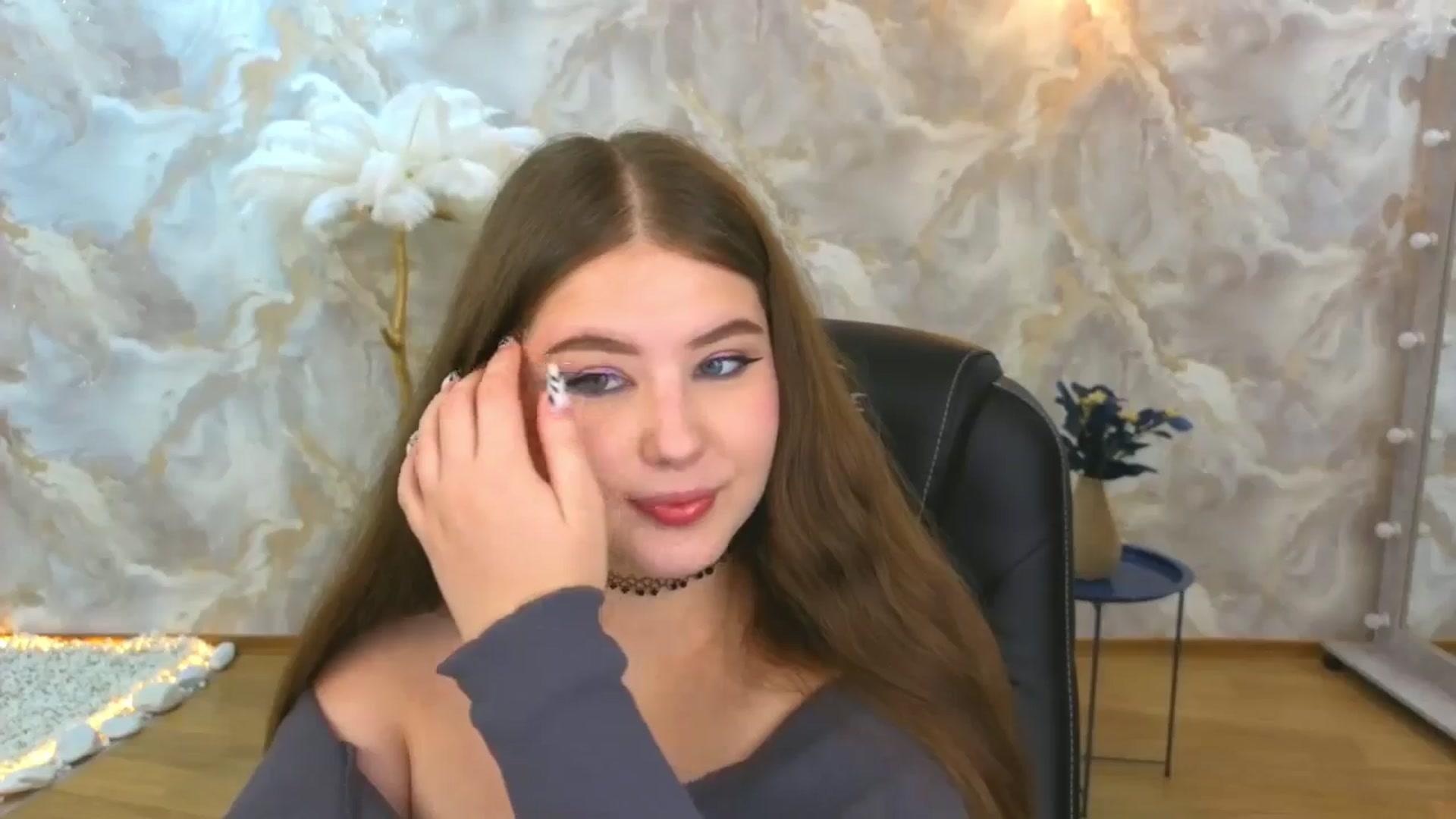 Gallery image thumbnail from AdmireMyEyes's myfreecams stream on, 08/31/2025, 18:47 image 16 of 20
