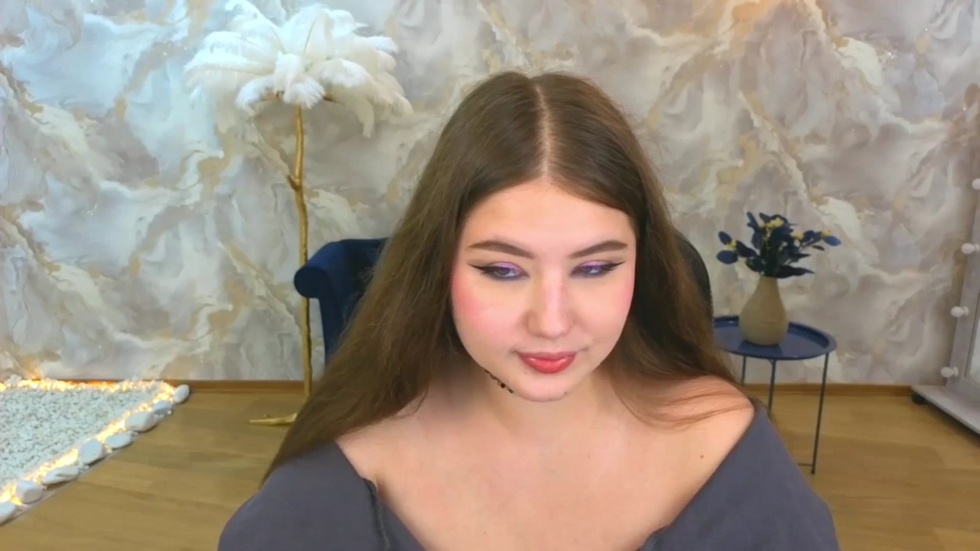 Gallery image thumbnail from AdmireMyEyes's myfreecams stream on, 08/31/2025, 18:47 image 9 of 20