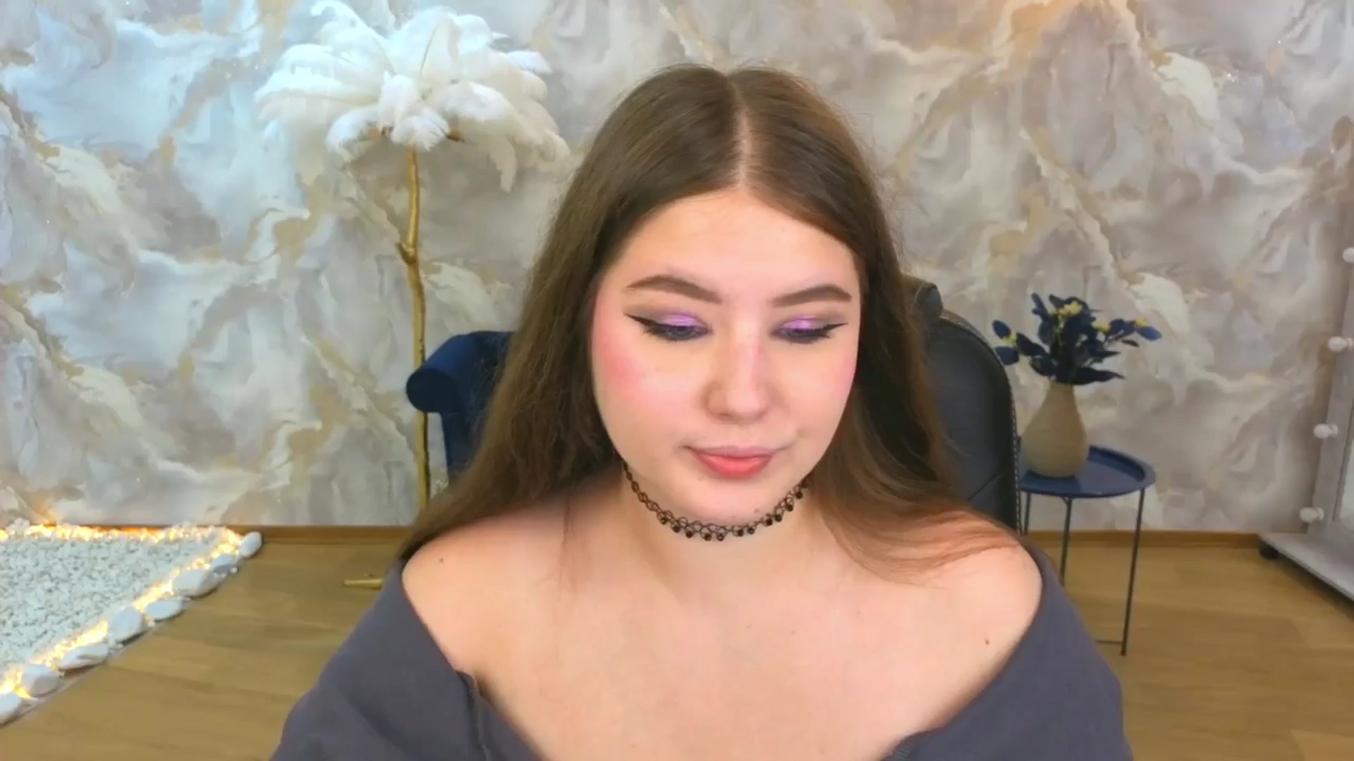 Gallery image thumbnail from AdmireMyEyes's myfreecams stream on, 08/31/2025, 18:47 image 4 of 20