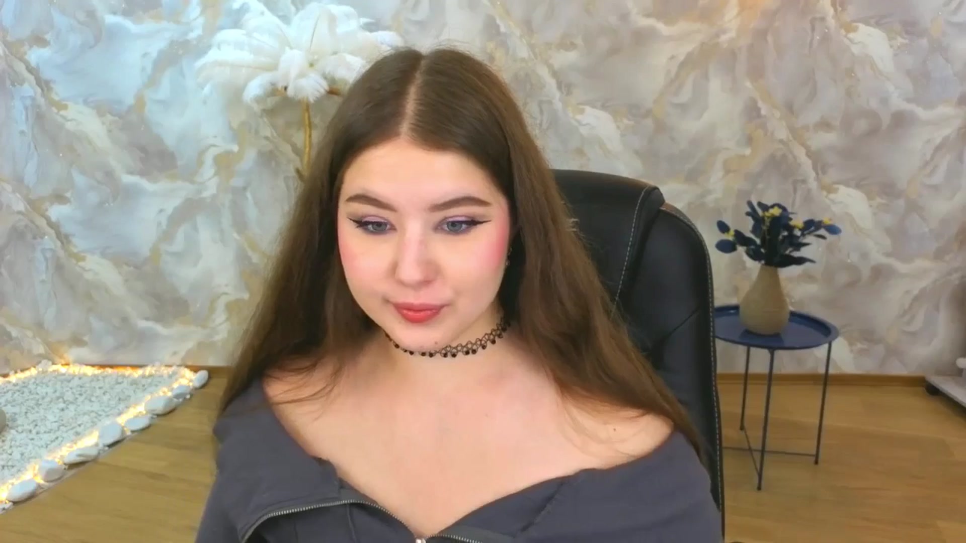 Gallery image thumbnail from AdmireMyEyes's myfreecams stream on, 08/31/2025, 19:47 image 12 of 20