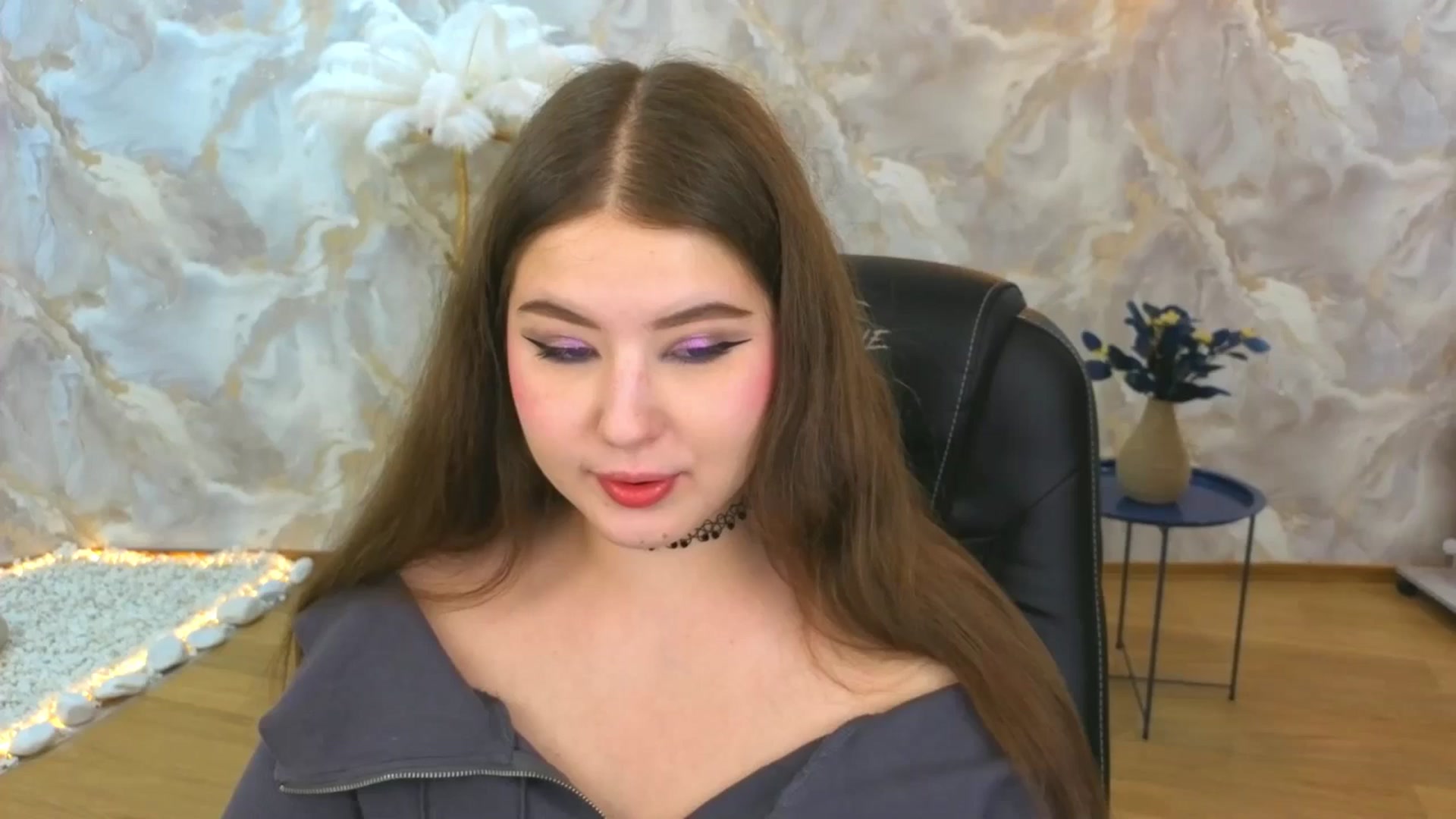 Gallery image thumbnail from AdmireMyEyes's myfreecams stream on, 08/31/2025, 19:47 image 8 of 20