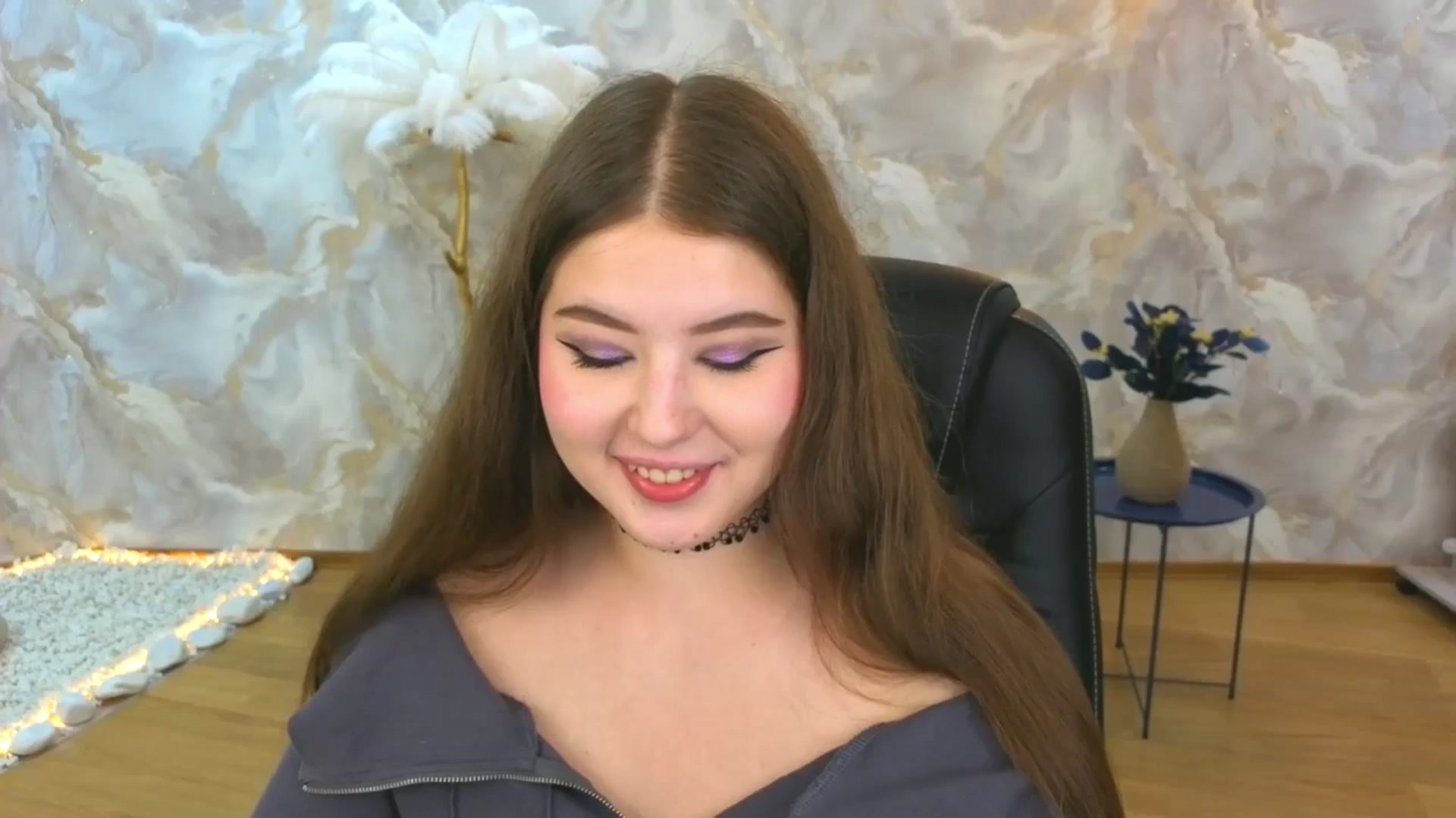 Gallery image thumbnail from AdmireMyEyes's myfreecams stream on, 08/31/2025, 19:47 image 10 of 20
