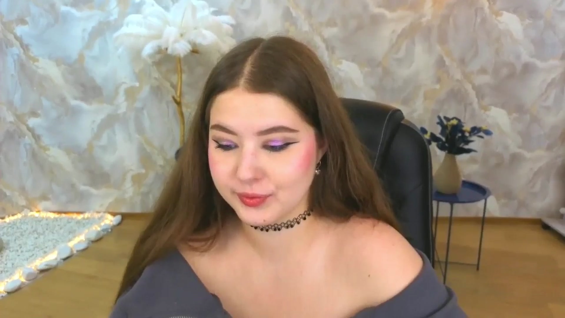Gallery image thumbnail from AdmireMyEyes's myfreecams stream on, 08/31/2025, 19:47 image 2 of 20