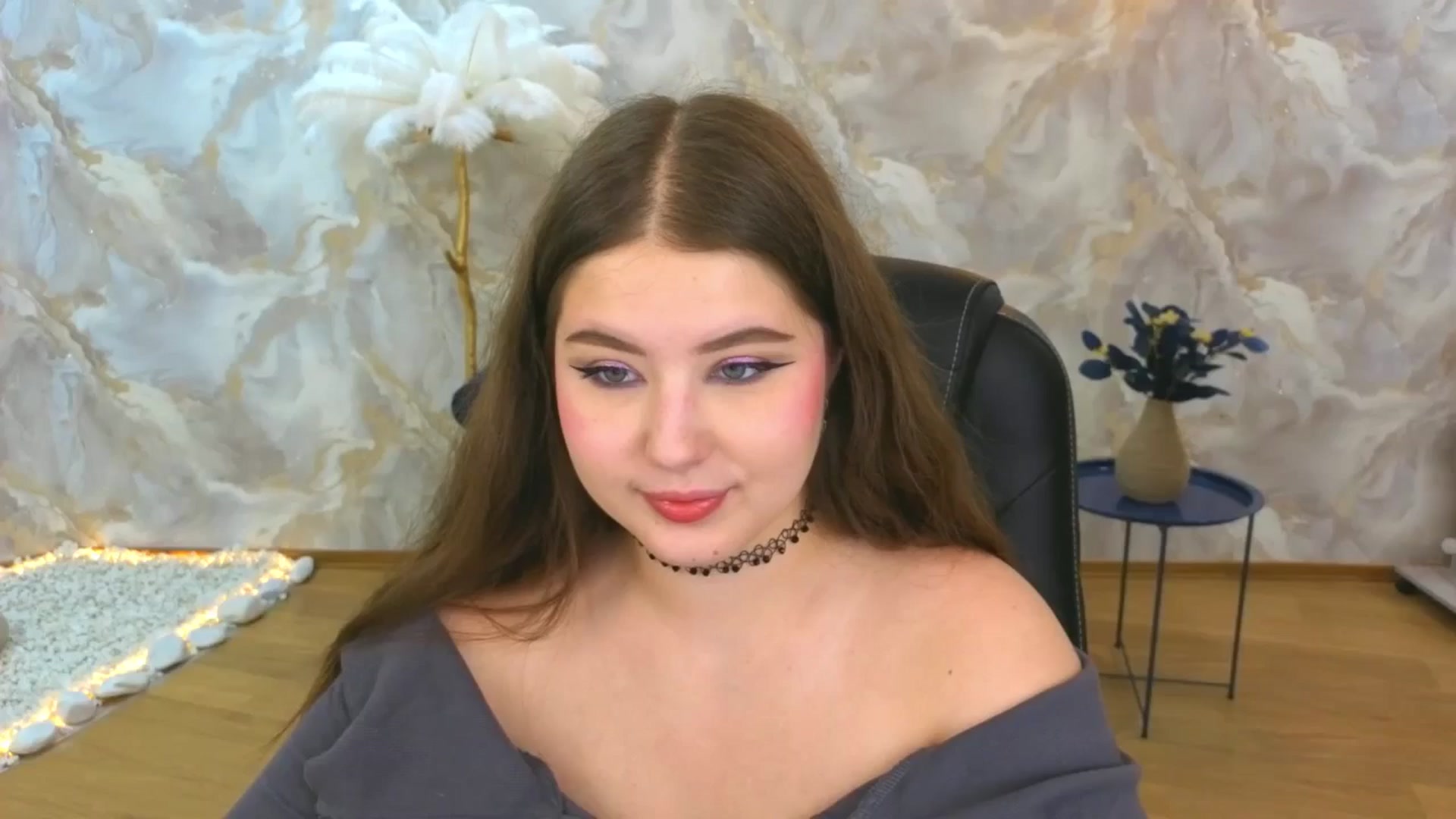 Gallery image thumbnail from AdmireMyEyes's myfreecams stream on, 08/31/2025, 19:47 image 1 of 20