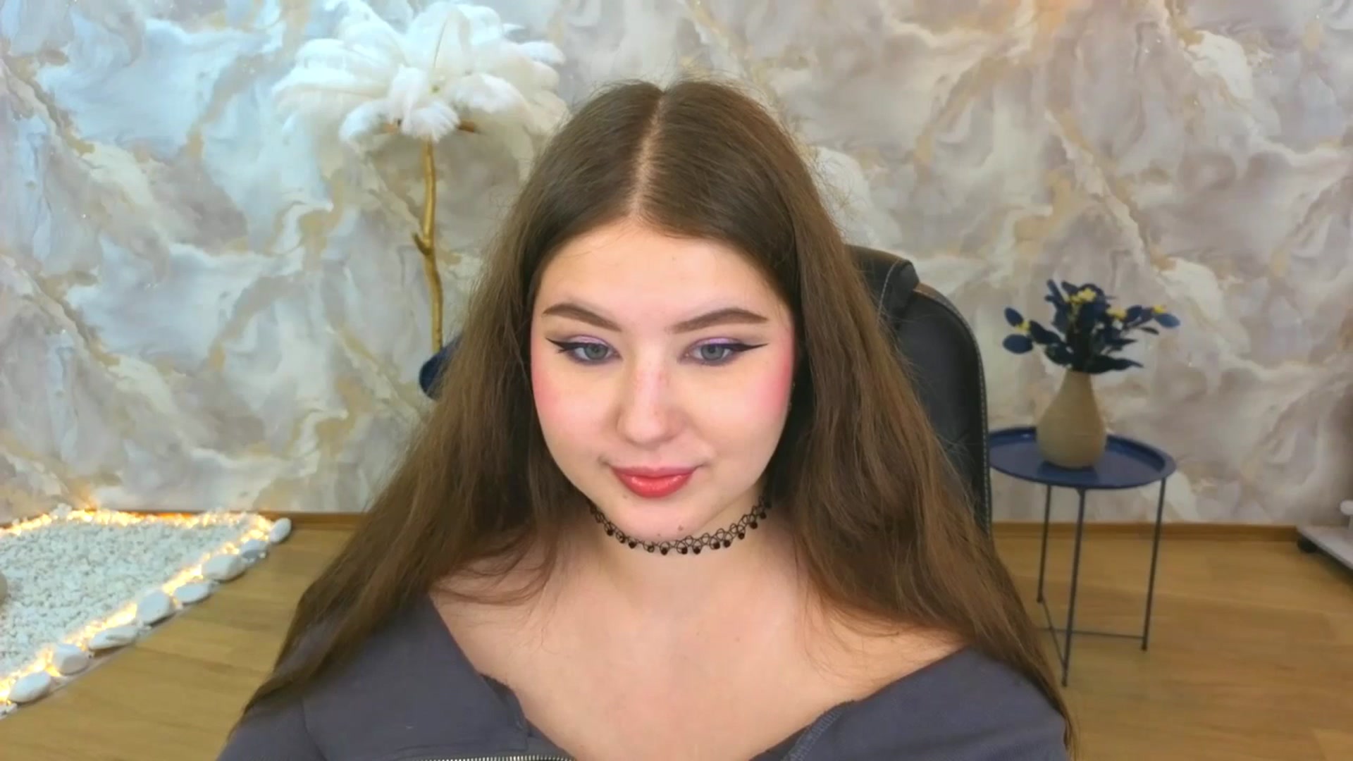 Gallery image thumbnail from AdmireMyEyes's myfreecams stream on, 08/31/2025, 19:47 image 13 of 20