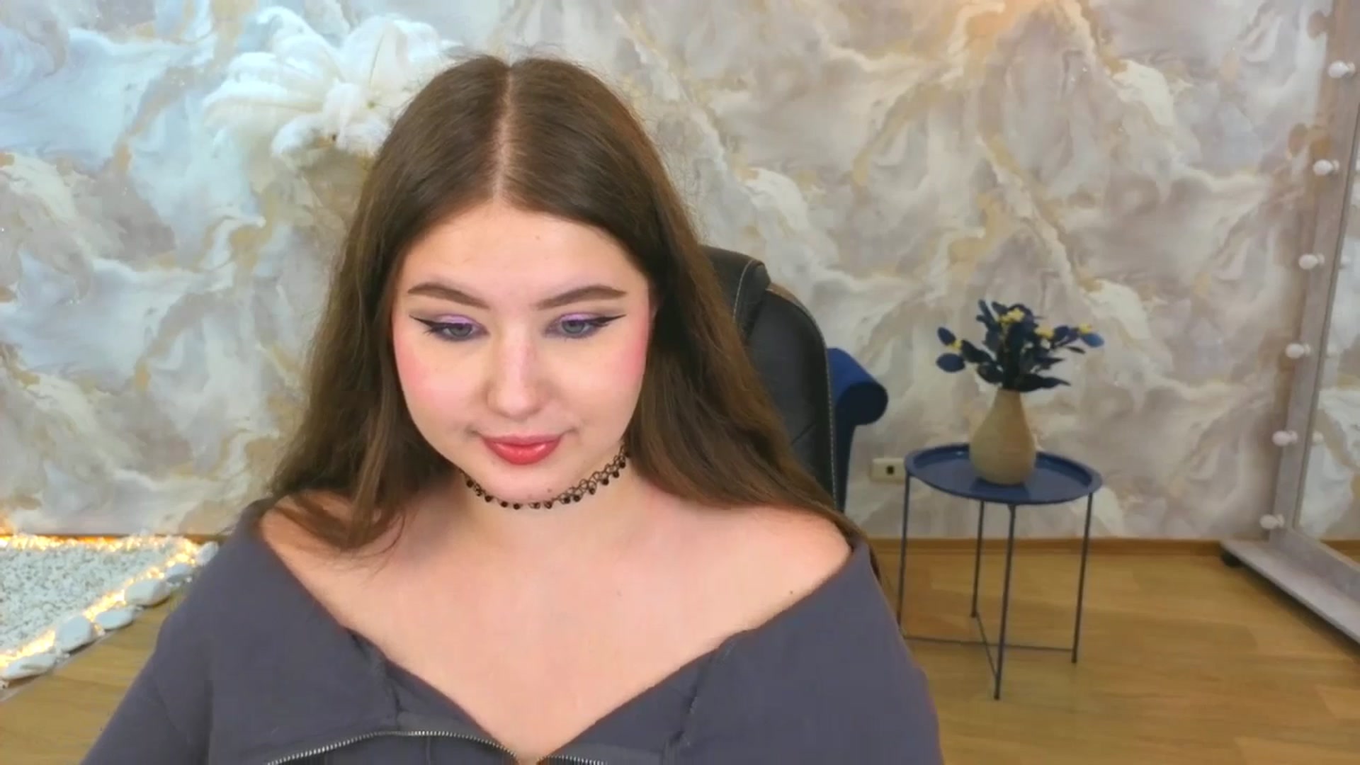 Gallery image thumbnail from AdmireMyEyes's myfreecams stream on, 08/31/2025, 20:35 image 19 of 20