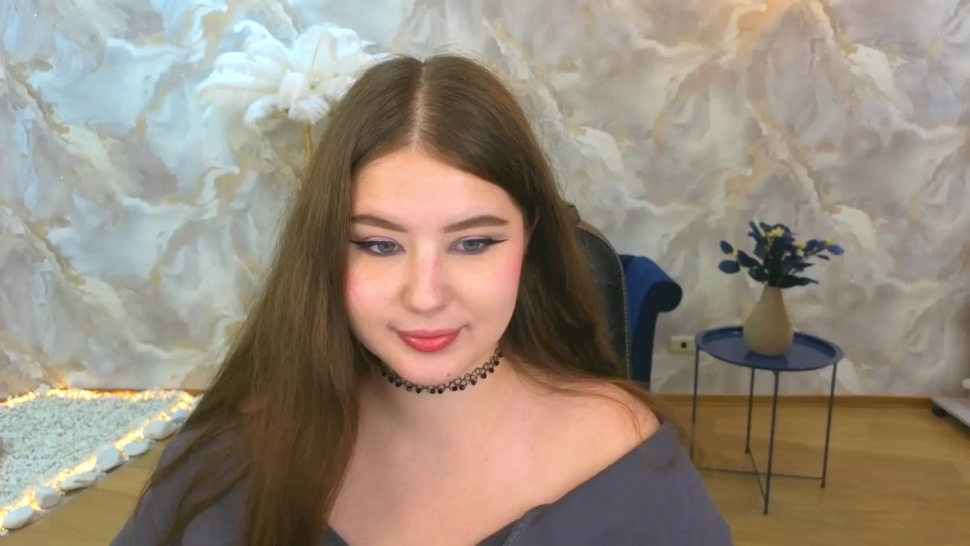 Gallery image thumbnail from AdmireMyEyes's myfreecams stream on, 08/31/2025, 20:35 image 10 of 20