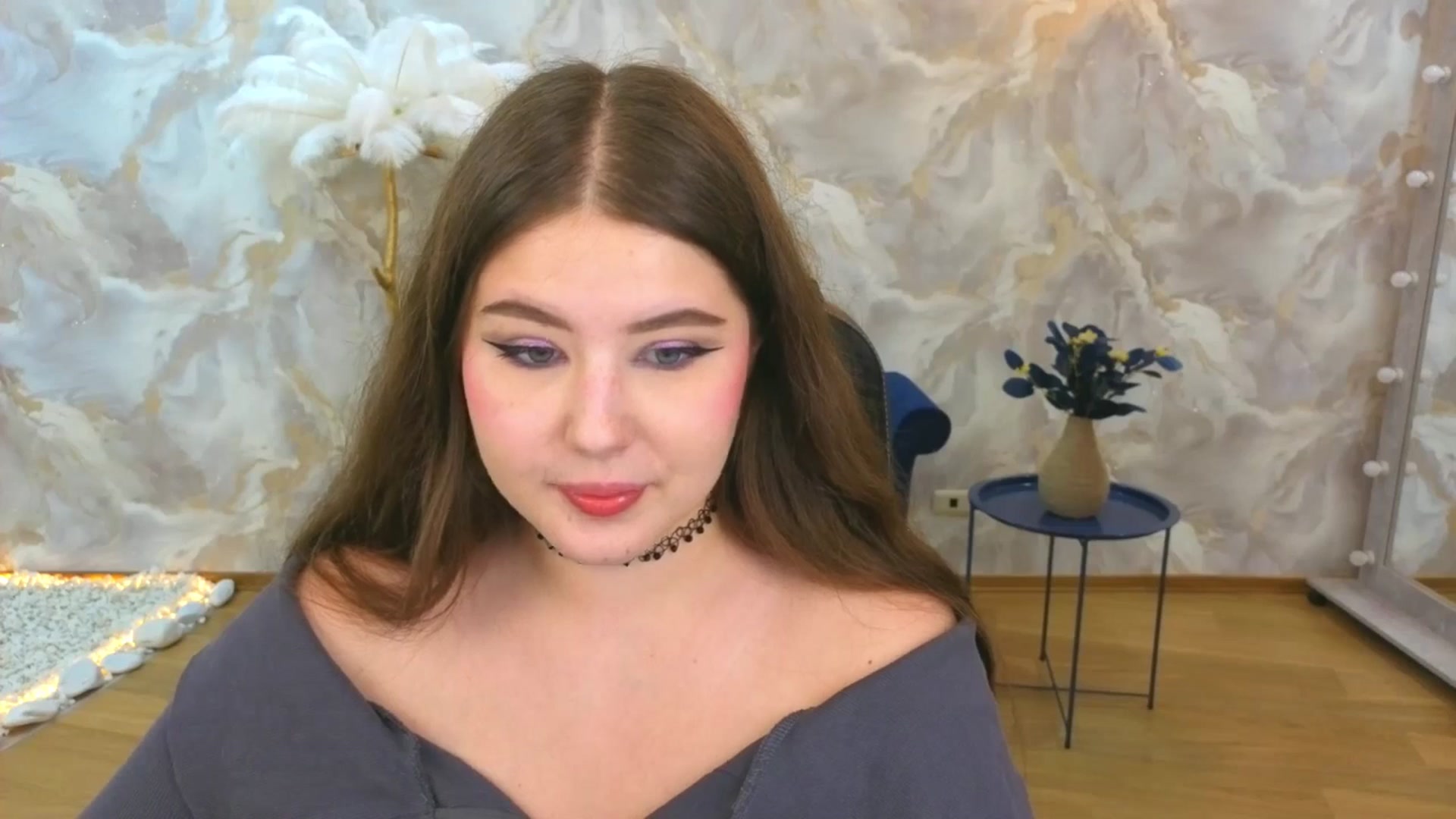 Gallery image thumbnail from AdmireMyEyes's myfreecams stream on, 08/31/2025, 20:35 image 20 of 20