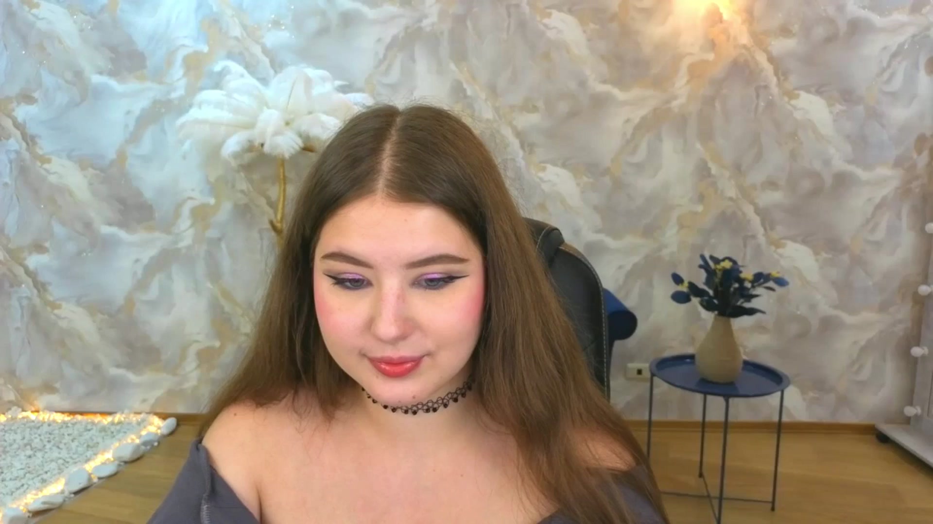 Gallery image thumbnail from AdmireMyEyes's myfreecams stream on, 08/31/2025, 23:05 image 1 of 20
