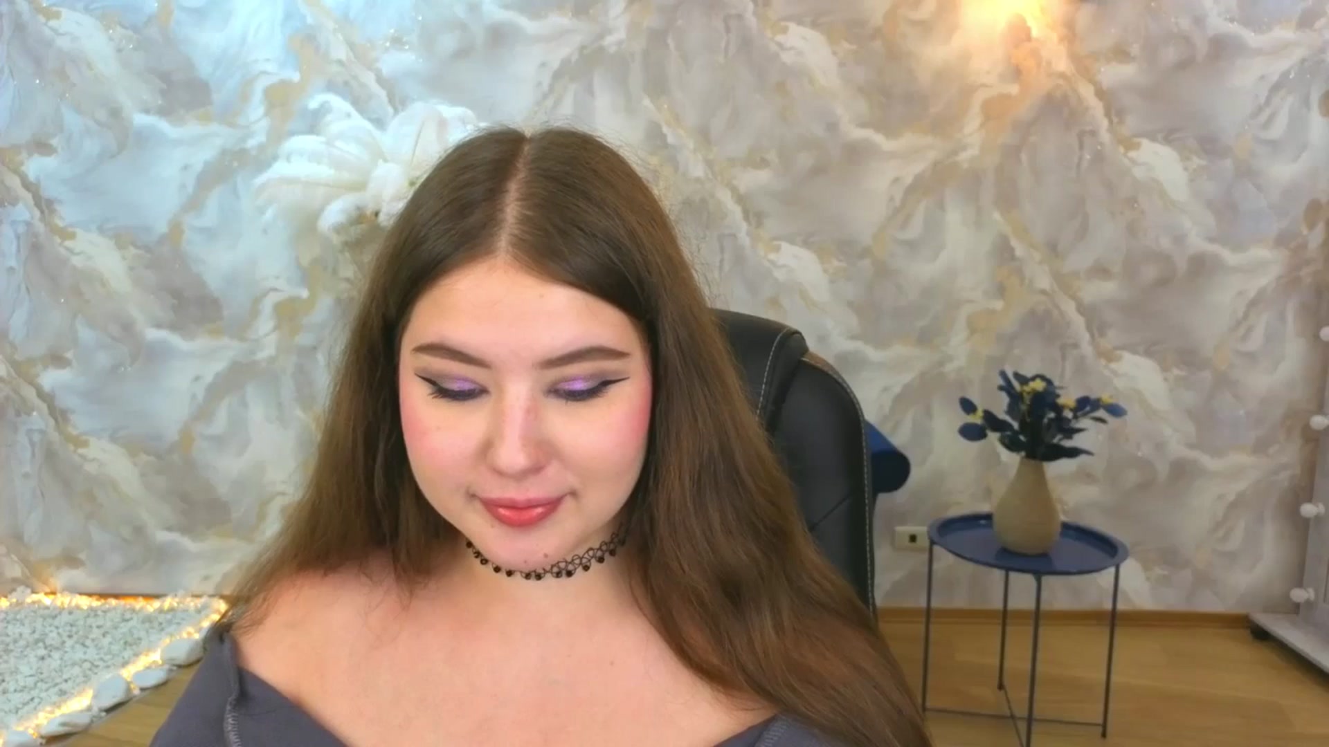 Gallery image thumbnail from AdmireMyEyes's myfreecams stream on, 08/31/2025, 23:05 image 6 of 20