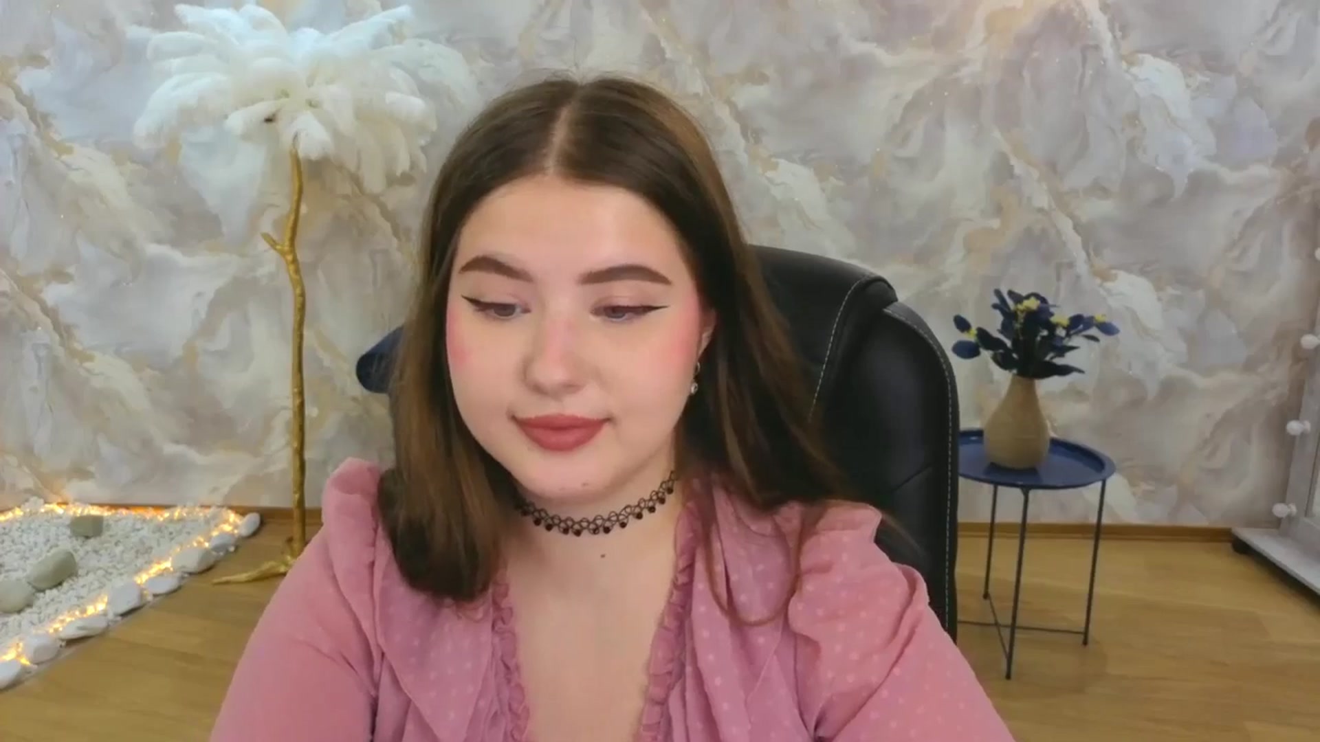Gallery image thumbnail from AdmireMyEyes's myfreecams stream on, 09/04/2025, 07:47 image 13 of 20