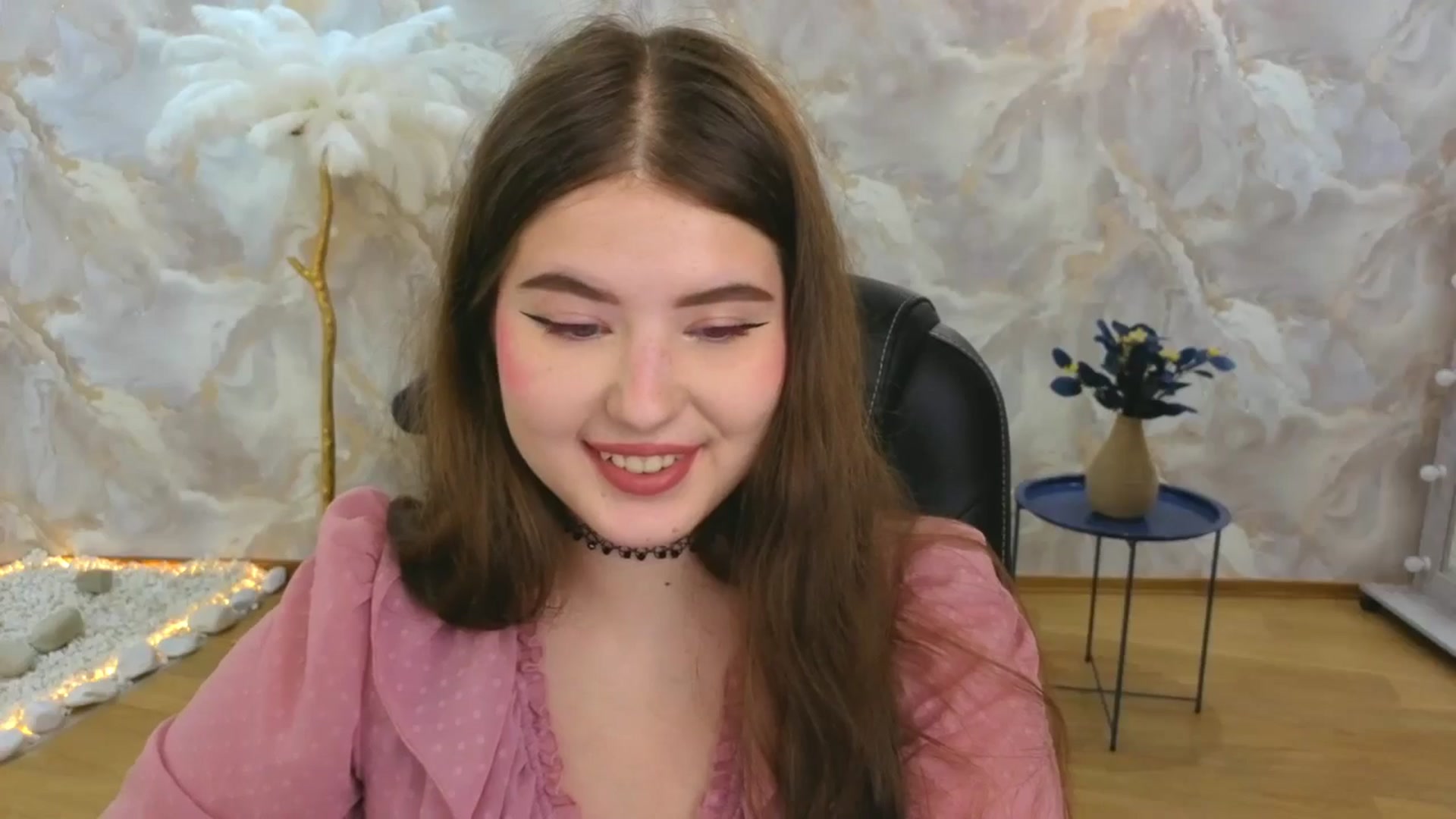 Gallery image thumbnail from AdmireMyEyes's myfreecams stream on, 09/04/2025, 07:47 image 9 of 20