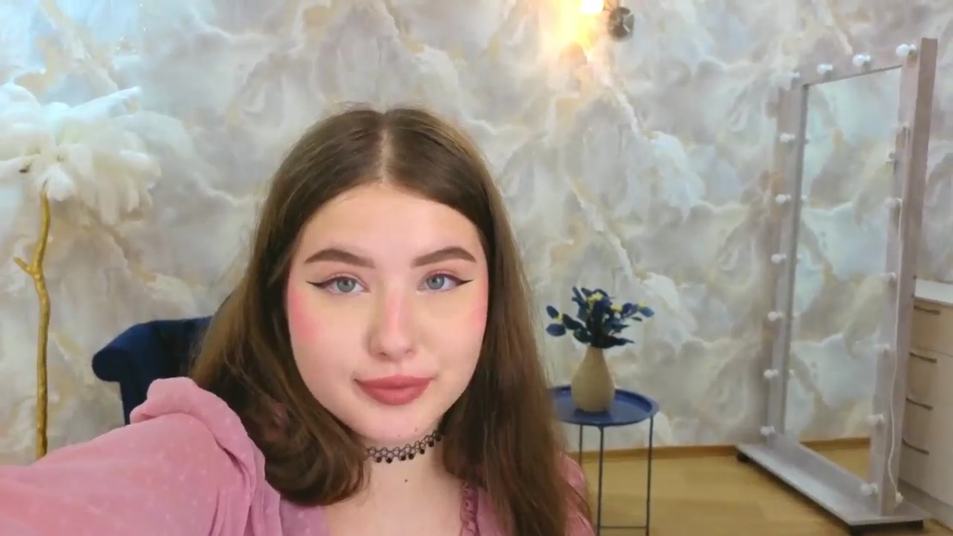 Gallery image thumbnail from AdmireMyEyes's myfreecams stream on, 09/04/2025, 07:47 image 8 of 20