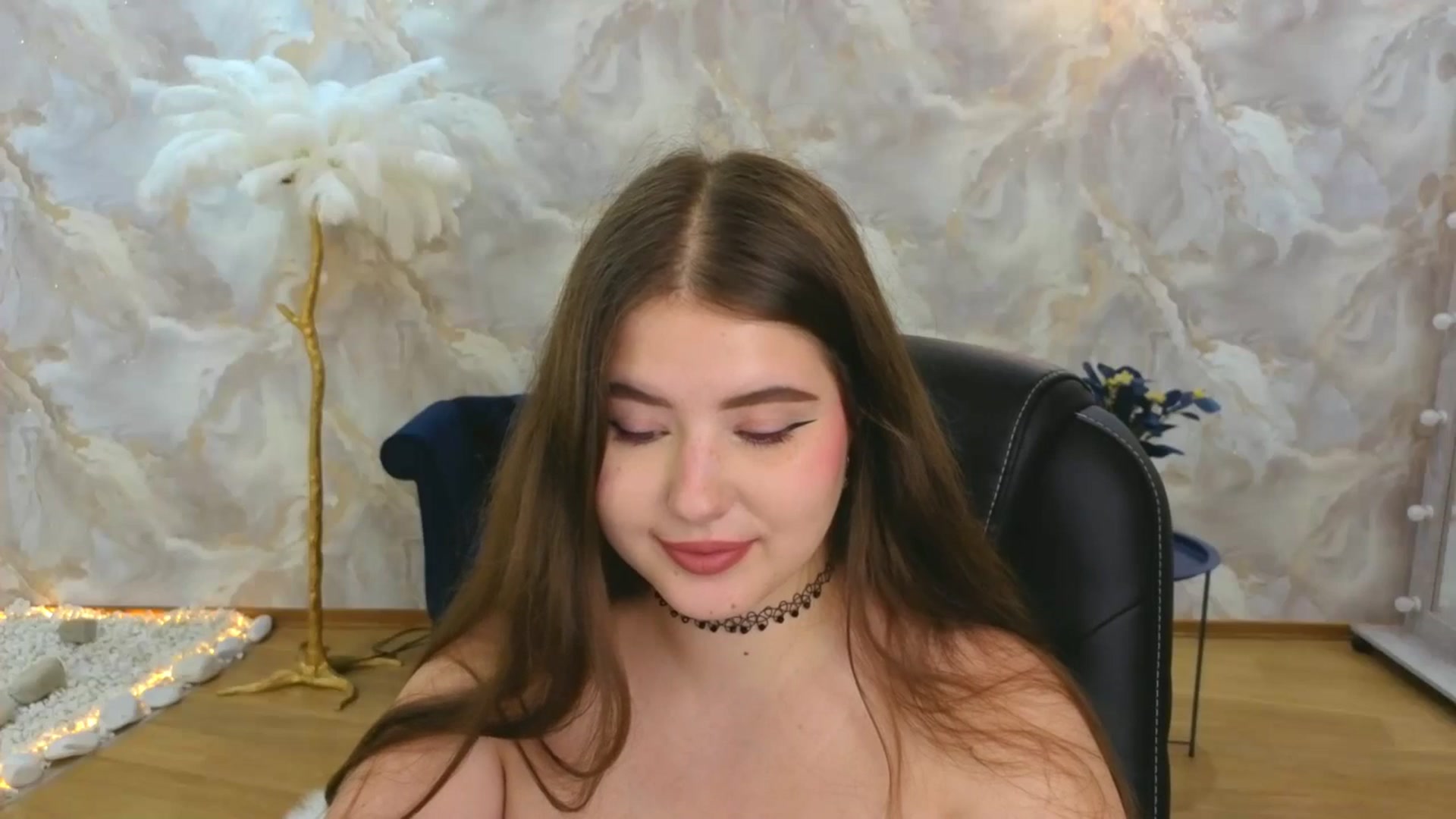 Gallery image thumbnail from AdmireMyEyes's myfreecams stream on, 09/04/2025, 08:50 image 17 of 20