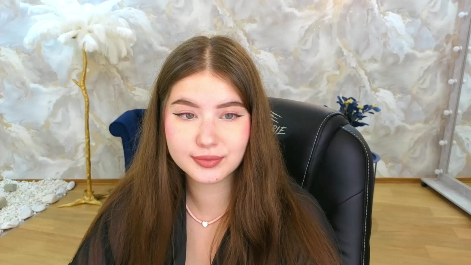 Gallery image thumbnail from AdmireMyEyes's myfreecams stream on, 09/05/2025, 07:22 image 8 of 20