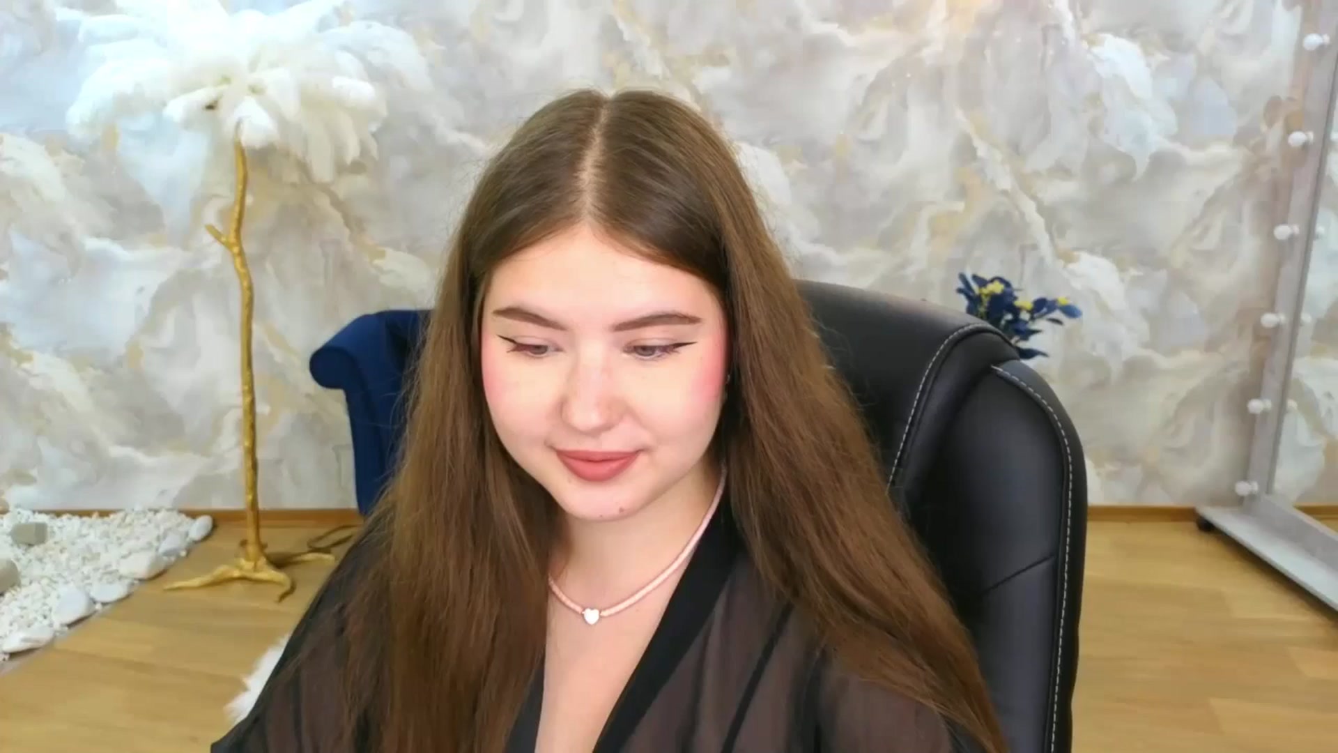 Gallery image thumbnail from AdmireMyEyes's myfreecams stream on, 09/05/2025, 07:22 image 19 of 20