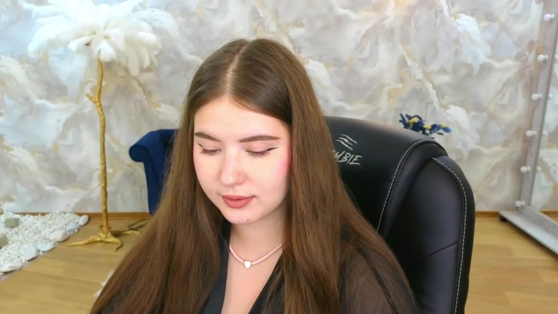 Gallery image thumbnail from AdmireMyEyes's myfreecams stream on, 09/05/2025, 07:22 image 14 of 20
