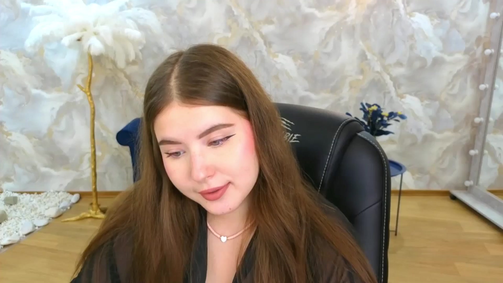 Gallery image thumbnail from AdmireMyEyes's myfreecams stream on, 09/05/2025, 07:22 image 9 of 20