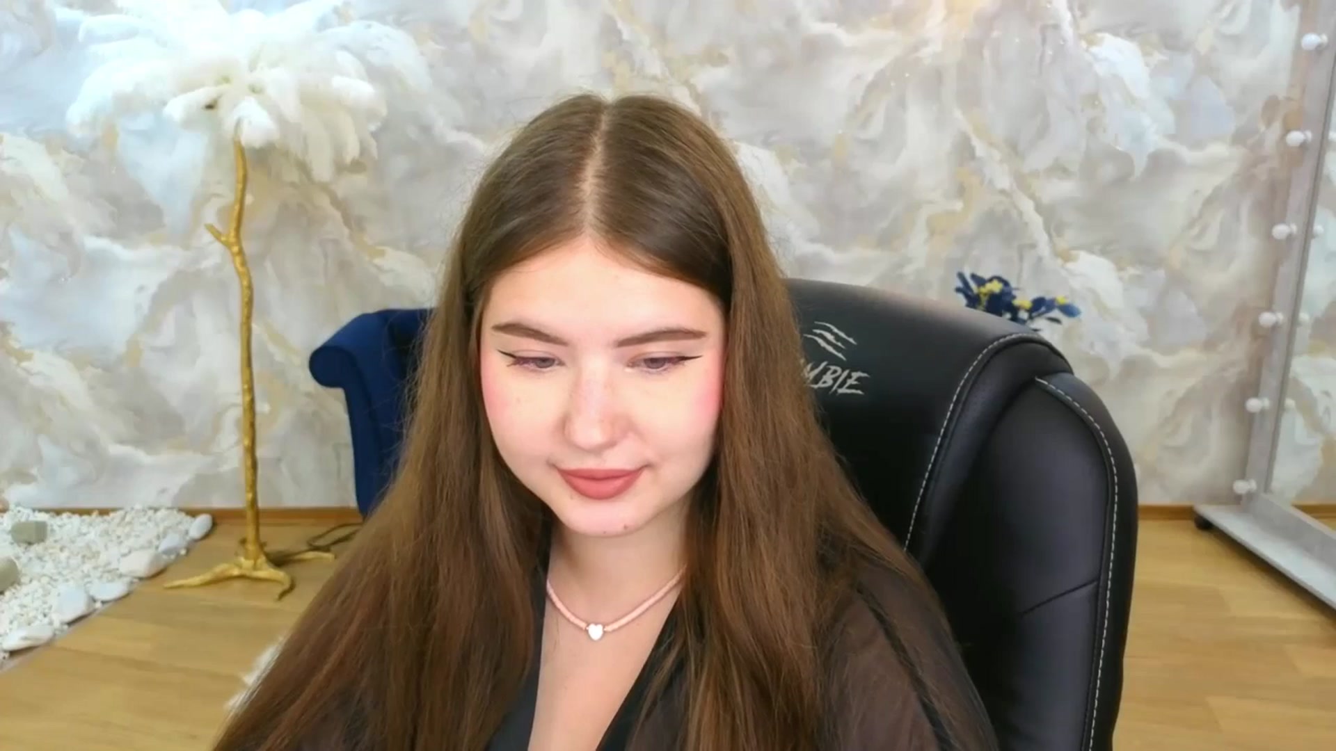 Gallery image thumbnail from AdmireMyEyes's myfreecams stream on, 09/05/2025, 07:22 image 15 of 20