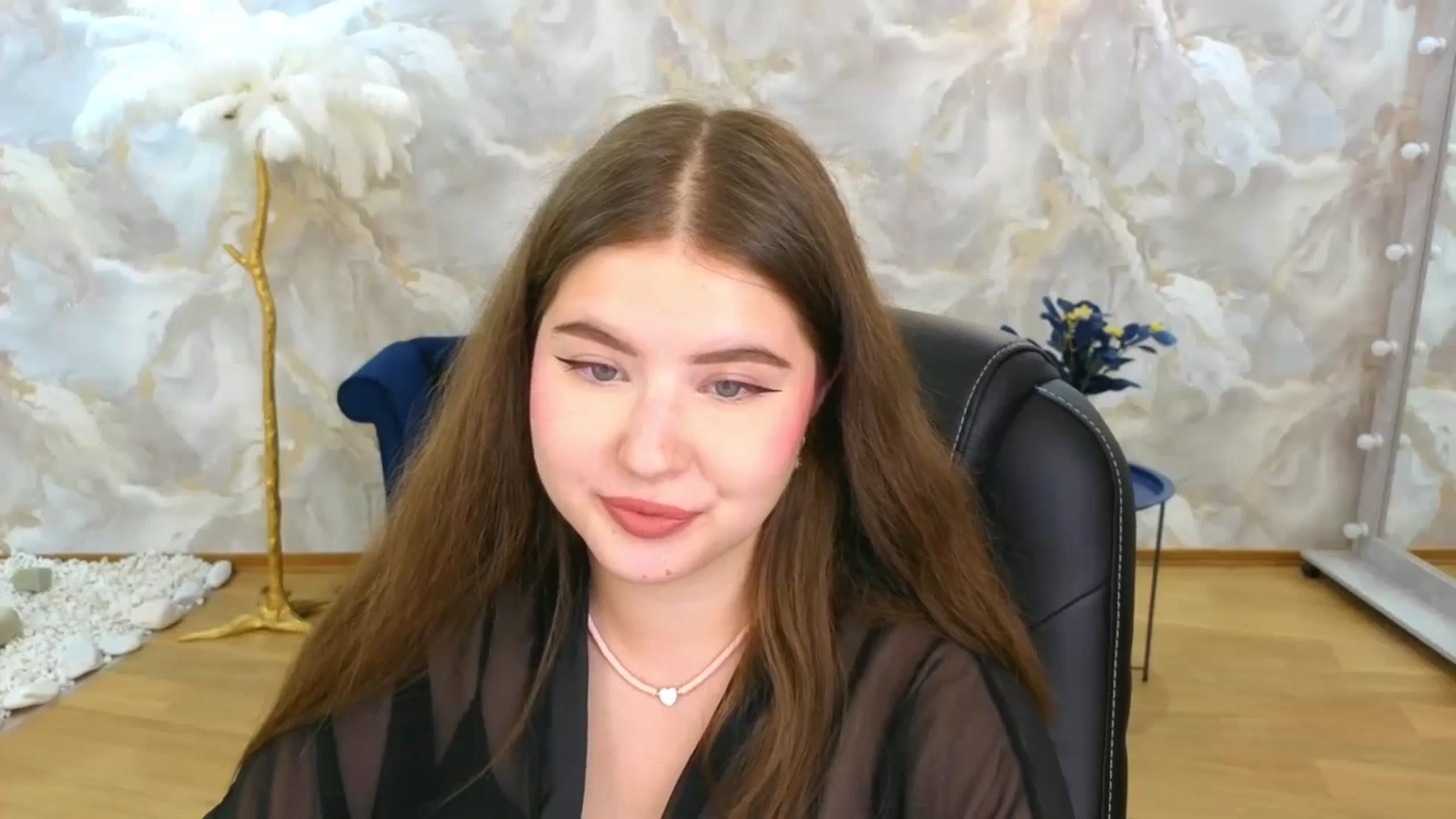 Gallery image thumbnail from AdmireMyEyes's myfreecams stream on, 09/05/2025, 07:22 image 3 of 20