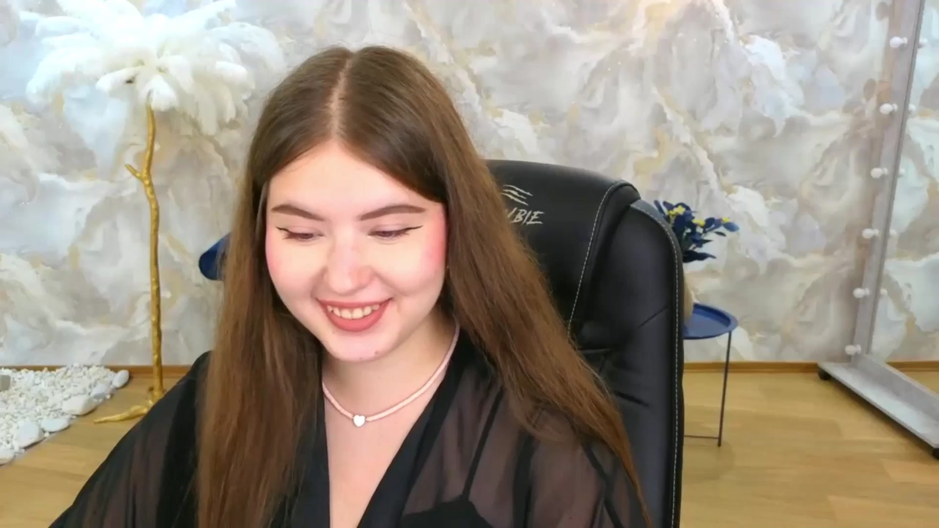 Gallery image thumbnail from AdmireMyEyes's myfreecams stream on, 09/05/2025, 07:36 image 15 of 20