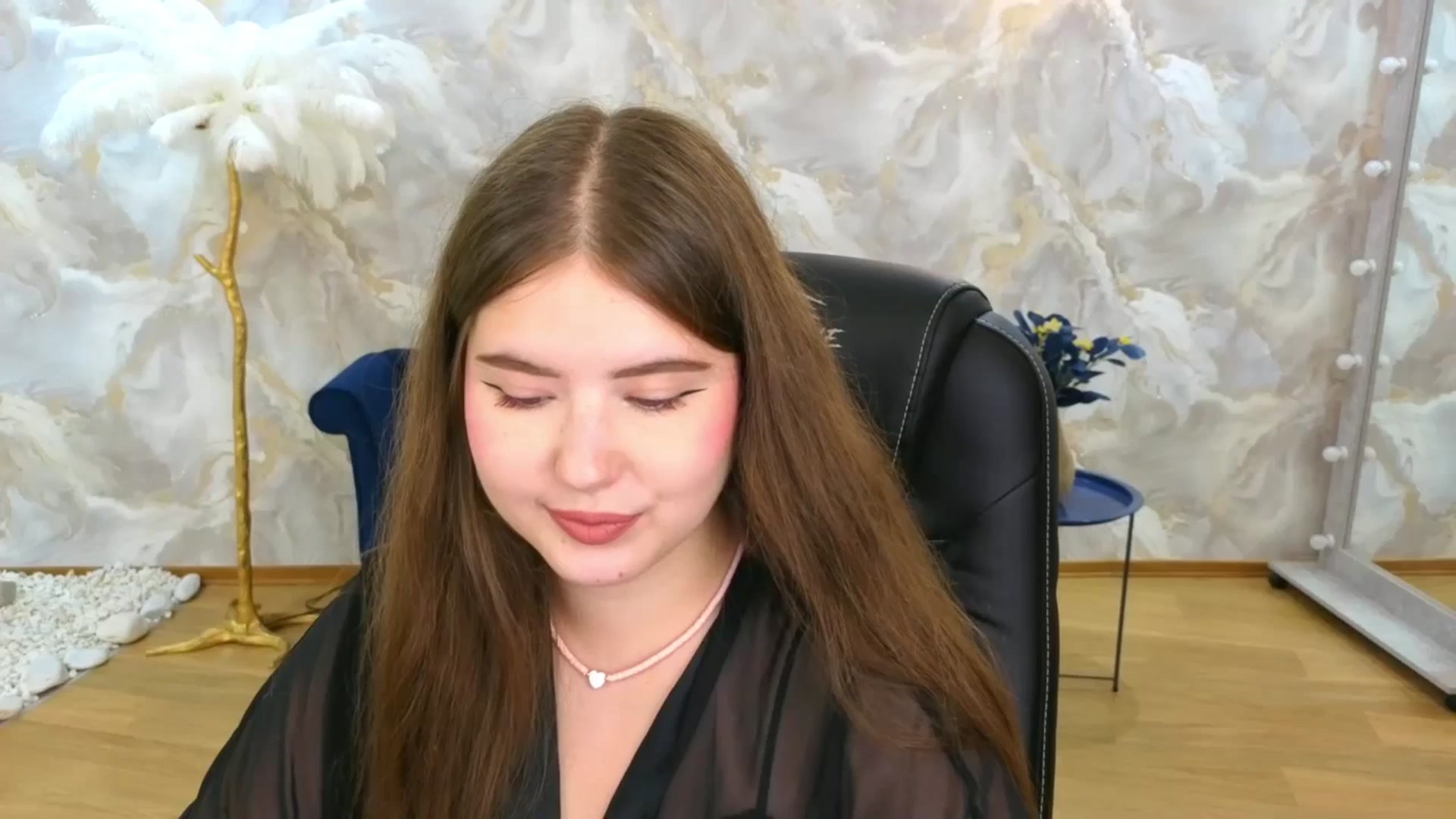 Gallery image thumbnail from AdmireMyEyes's myfreecams stream on, 09/05/2025, 07:36 image 16 of 20