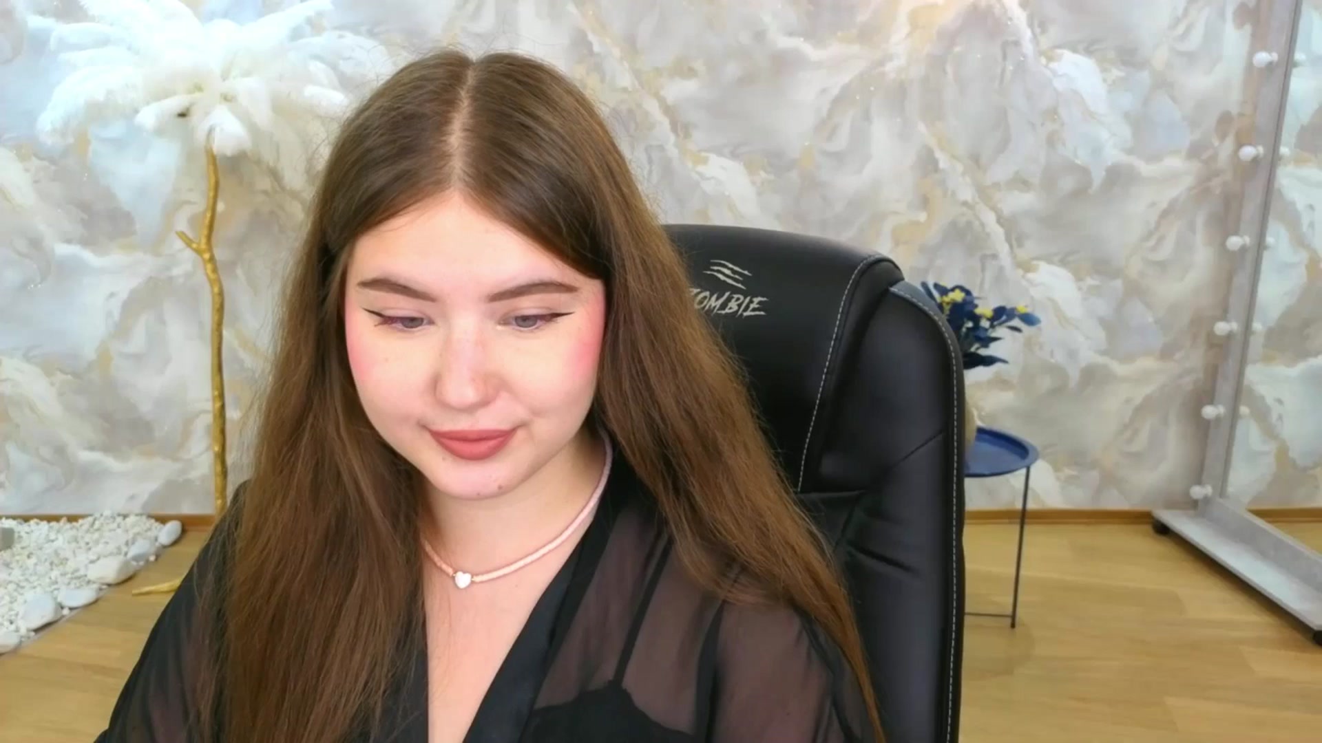 Gallery image thumbnail from AdmireMyEyes's myfreecams stream on, 09/05/2025, 07:36 image 13 of 20
