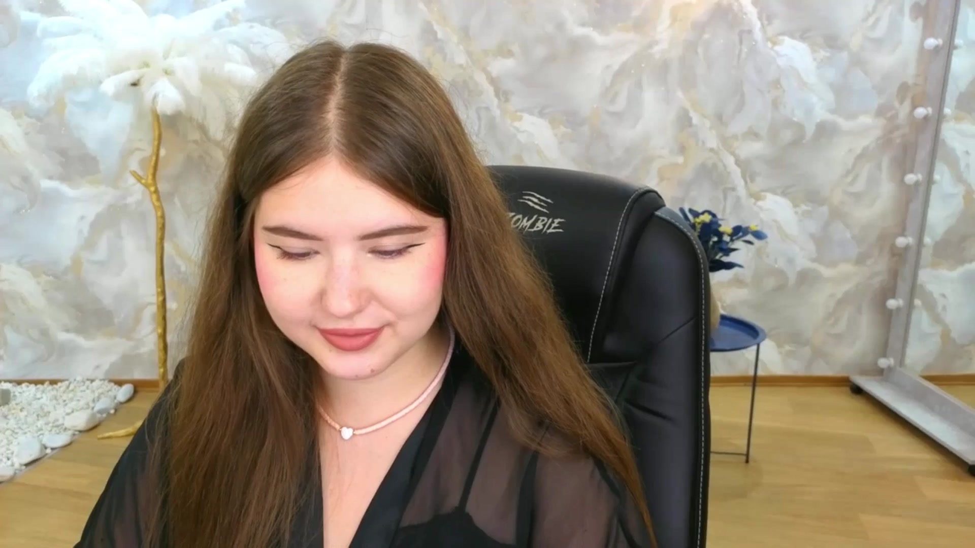 Gallery image thumbnail from AdmireMyEyes's myfreecams stream on, 09/05/2025, 07:36 image 14 of 20