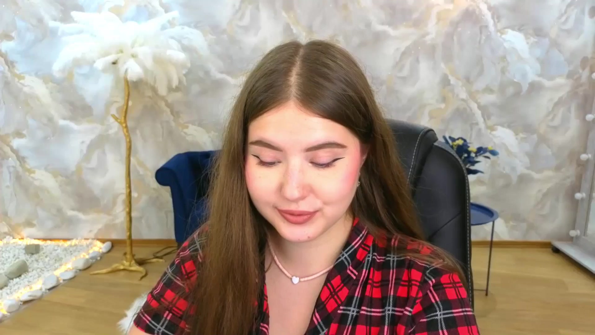 Gallery image thumbnail from AdmireMyEyes's myfreecams stream on, 09/05/2025, 08:25 image 18 of 20
