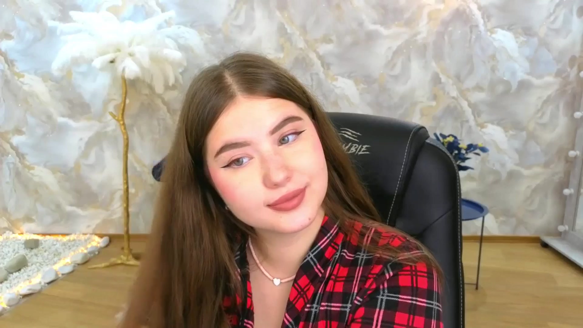 Gallery image thumbnail from AdmireMyEyes's myfreecams stream on, 09/05/2025, 08:25 image 19 of 20