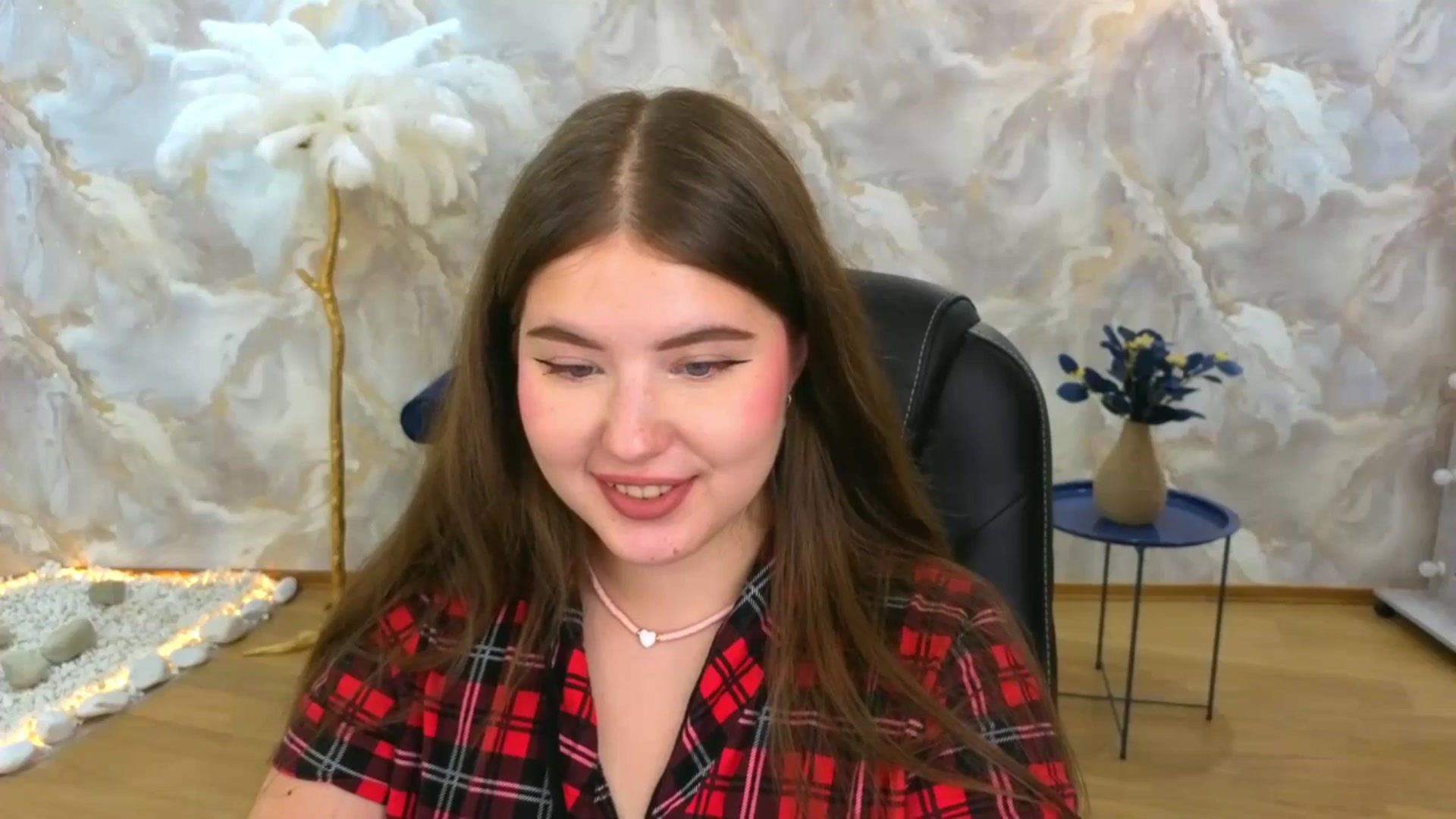 Gallery image thumbnail from AdmireMyEyes's myfreecams stream on, 09/05/2025, 09:48 image 9 of 20