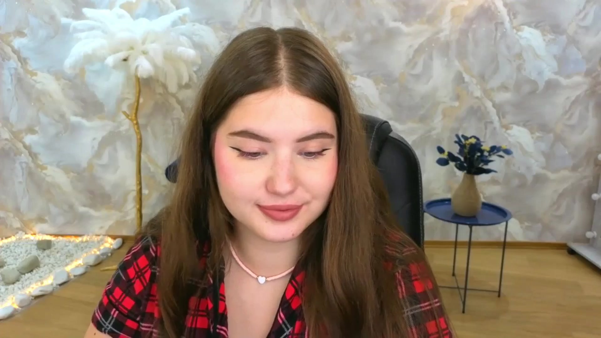 Gallery image thumbnail from AdmireMyEyes's myfreecams stream on, 09/05/2025, 09:48 image 5 of 20