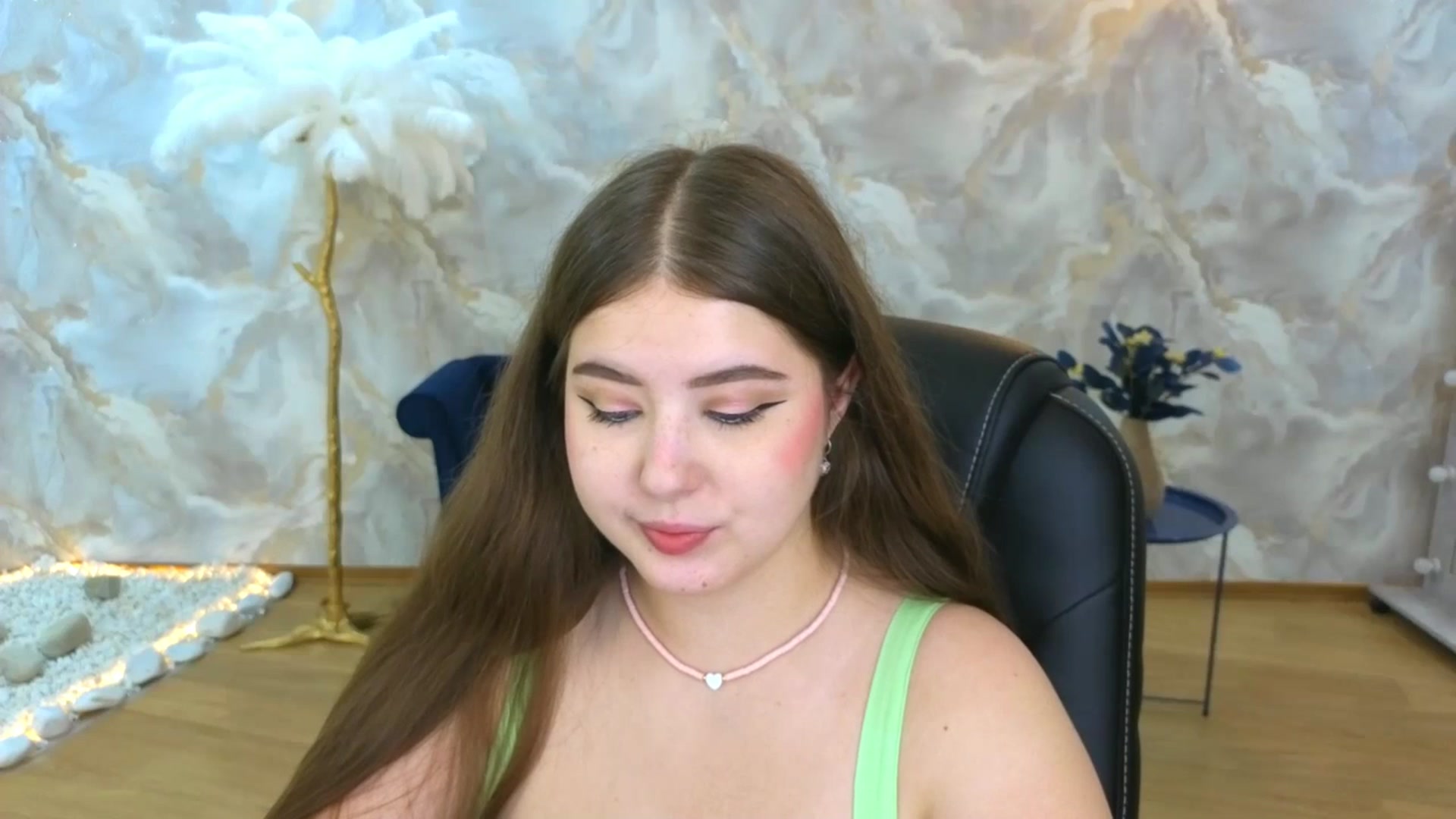 Gallery image thumbnail from AdmireMyEyes's myfreecams stream on, 09/06/2025, 19:31 image 6 of 20