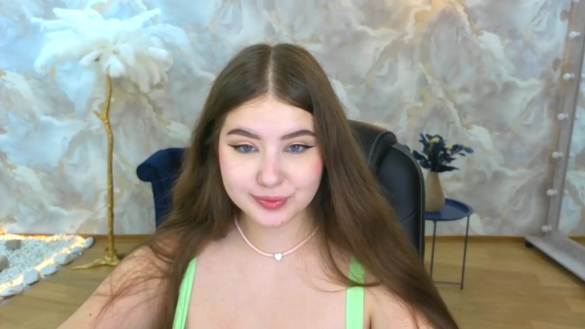 Gallery image thumbnail from AdmireMyEyes's myfreecams stream on, 09/06/2025, 19:31 image 16 of 20