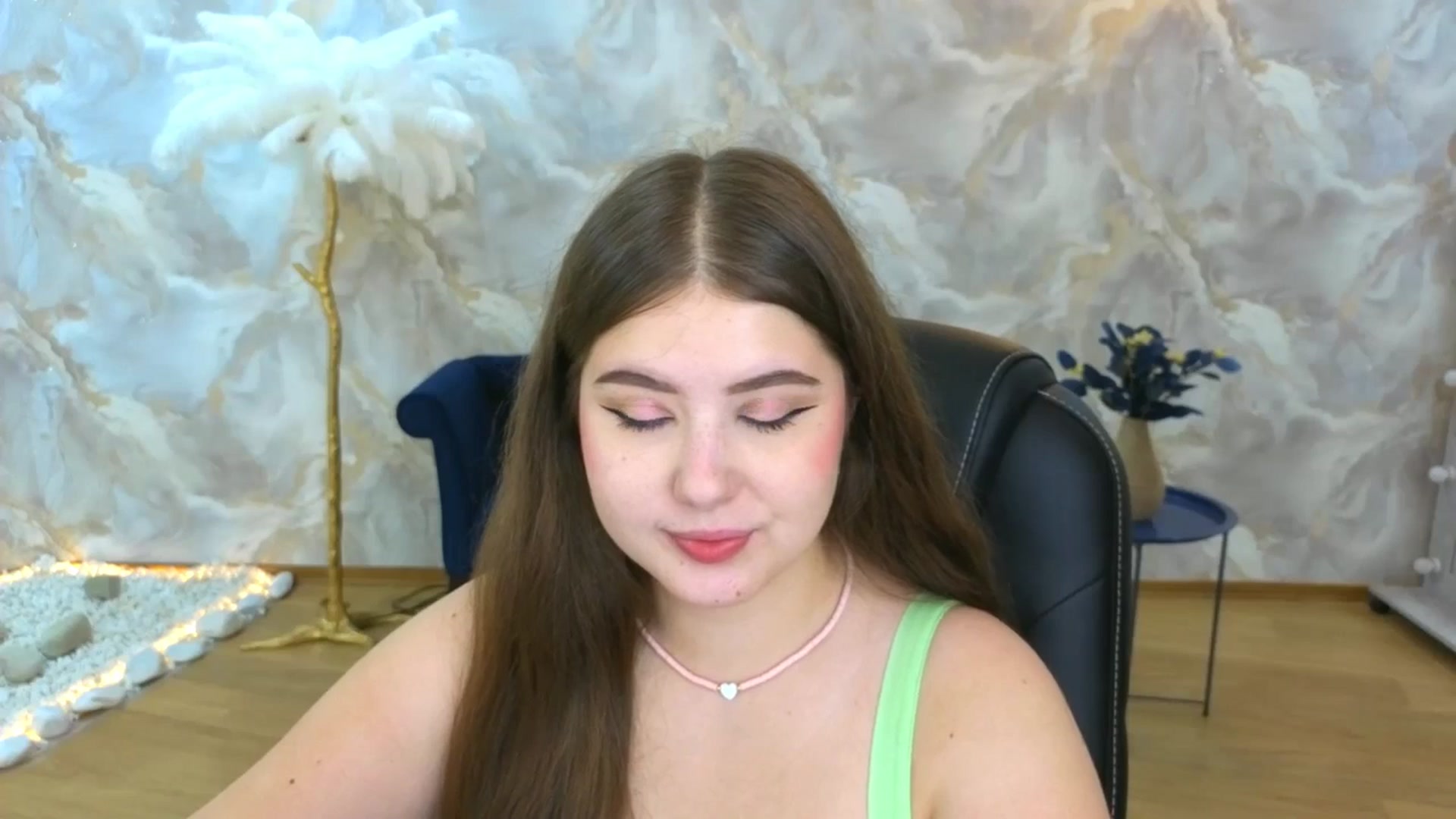 Gallery image thumbnail from AdmireMyEyes's myfreecams stream on, 09/06/2025, 19:31 image 4 of 20