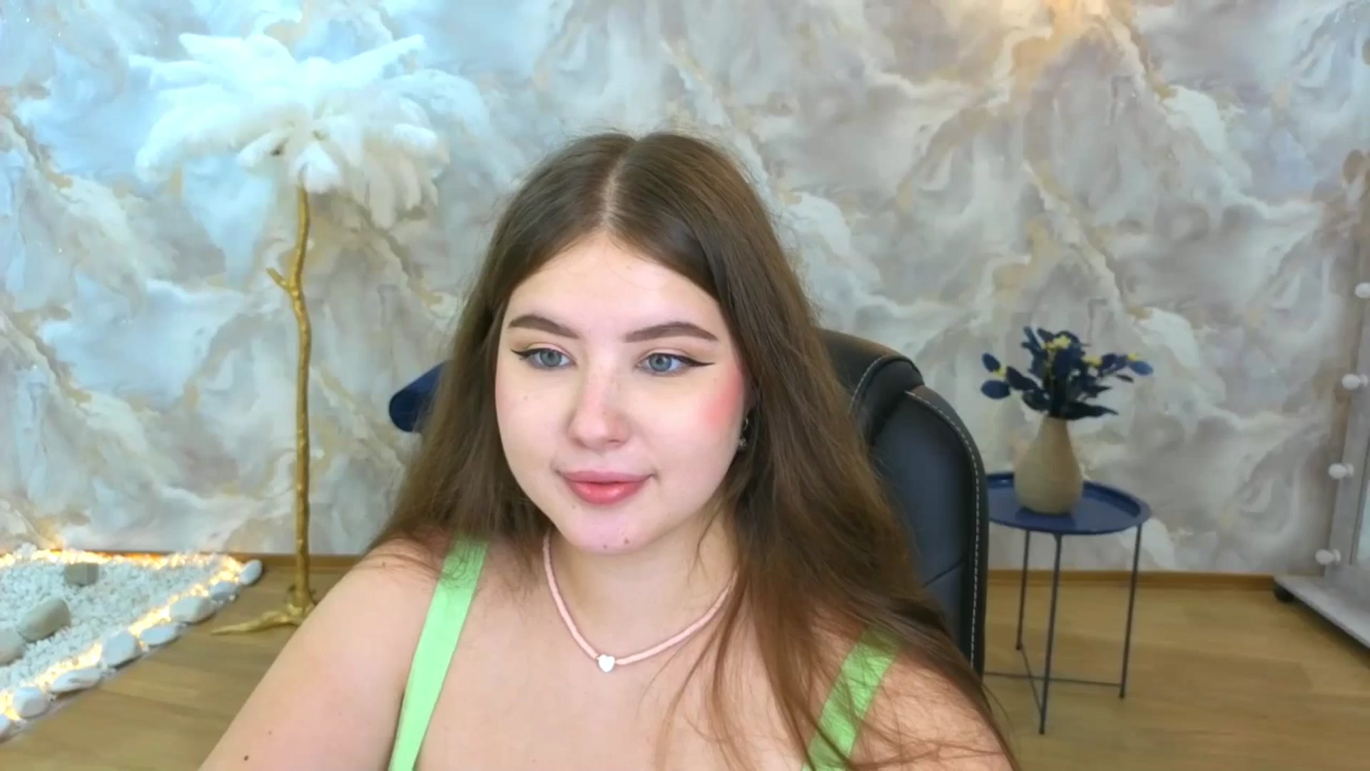 Gallery image thumbnail from AdmireMyEyes's myfreecams stream on, 09/06/2025, 23:47 image 15 of 20