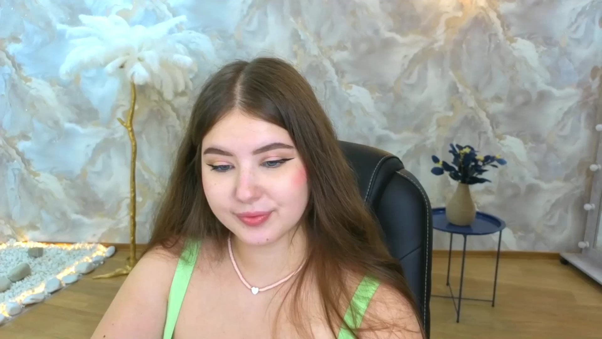 Gallery image thumbnail from AdmireMyEyes's myfreecams stream on, 09/06/2025, 23:47 image 16 of 20