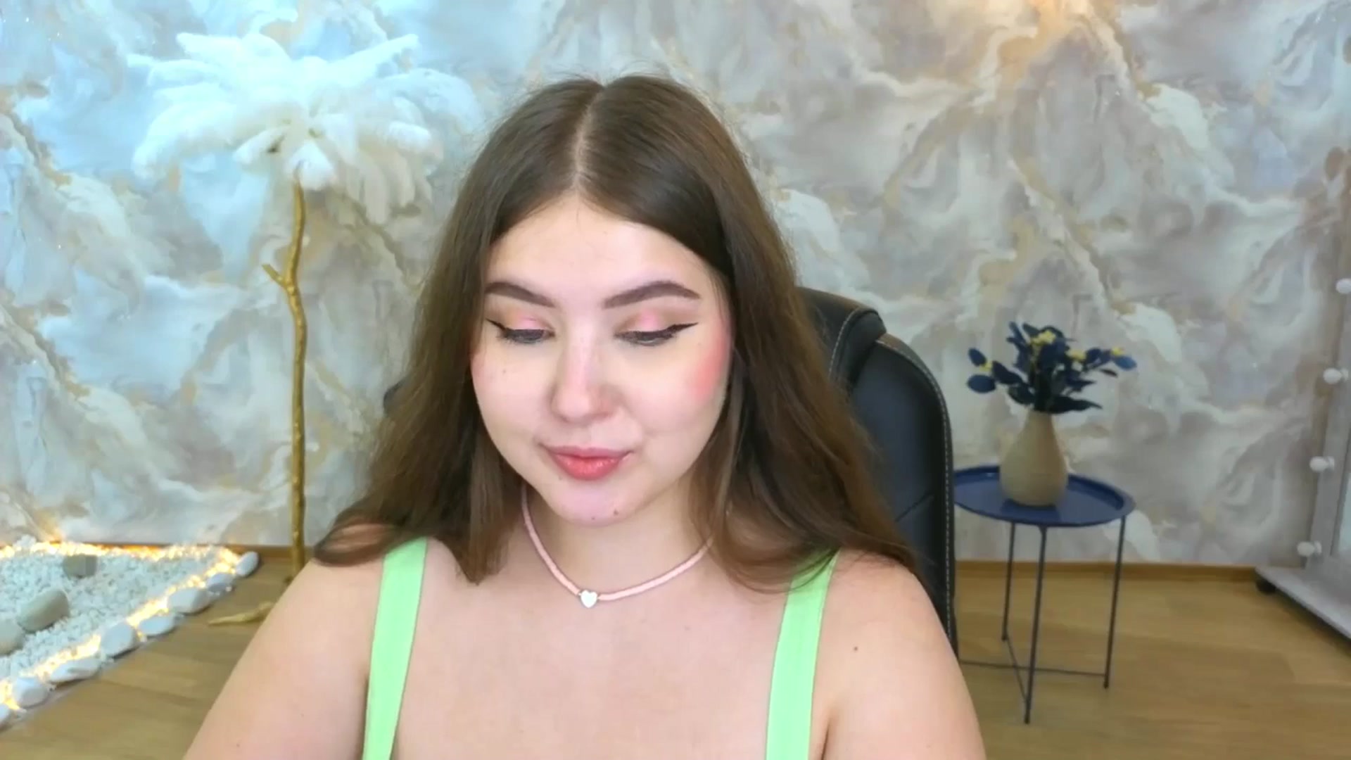 Gallery image thumbnail from AdmireMyEyes's myfreecams stream on, 09/06/2025, 23:47 image 5 of 20
