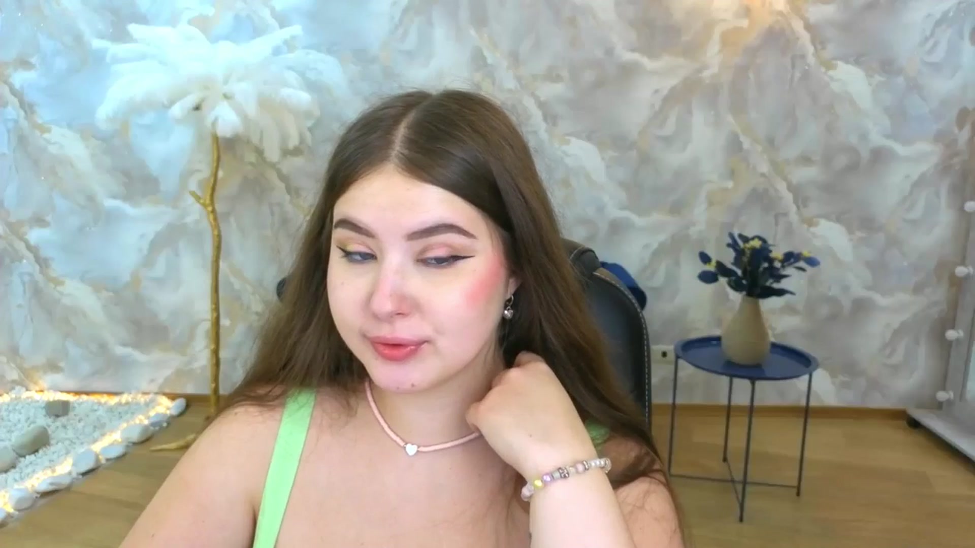 Gallery image thumbnail from AdmireMyEyes's myfreecams stream on, 09/06/2025, 23:47 image 13 of 20