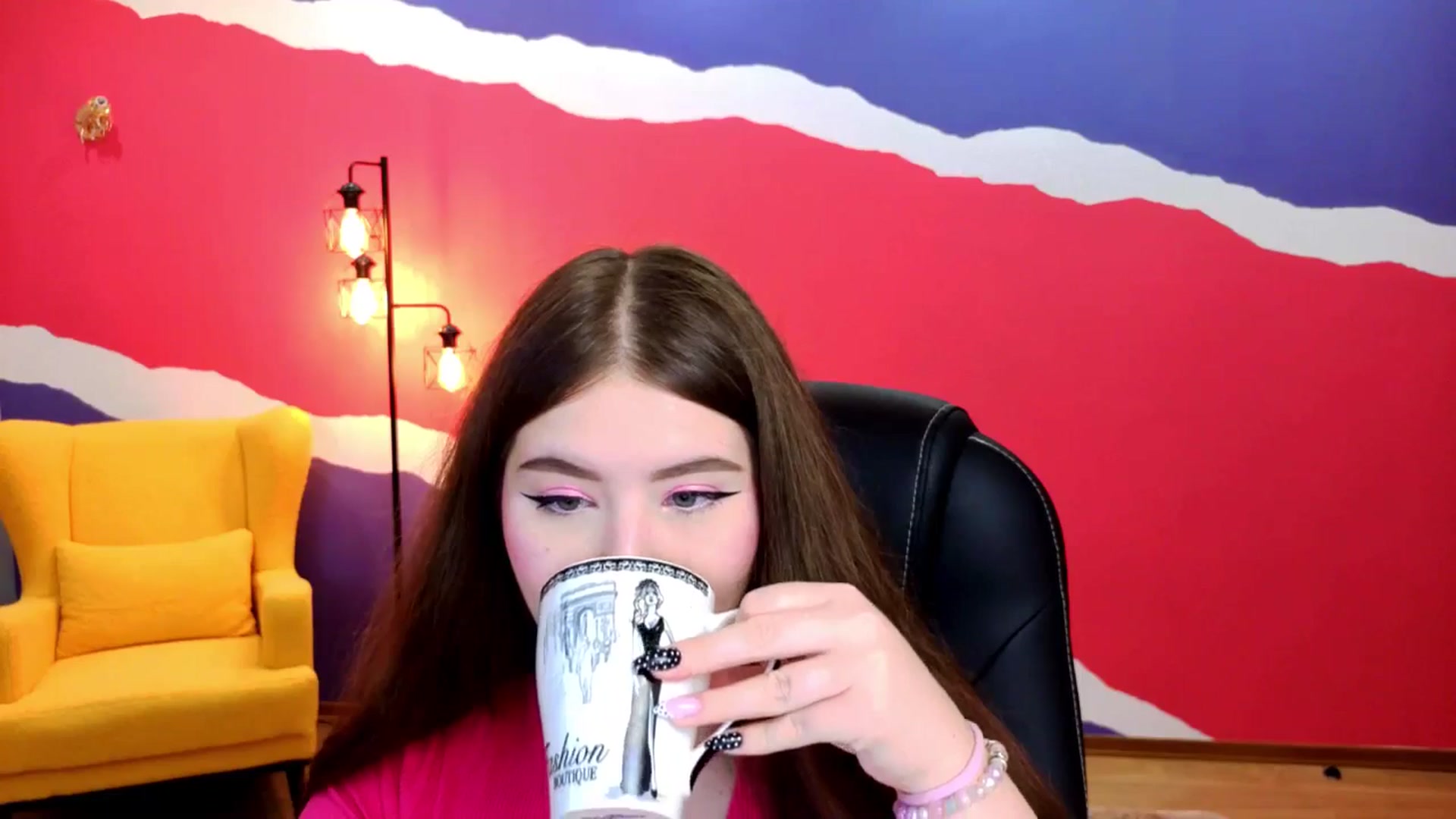 Gallery image thumbnail from AdmireMyEyes's myfreecams stream on, 09/07/2025, 19:48 image 17 of 20
